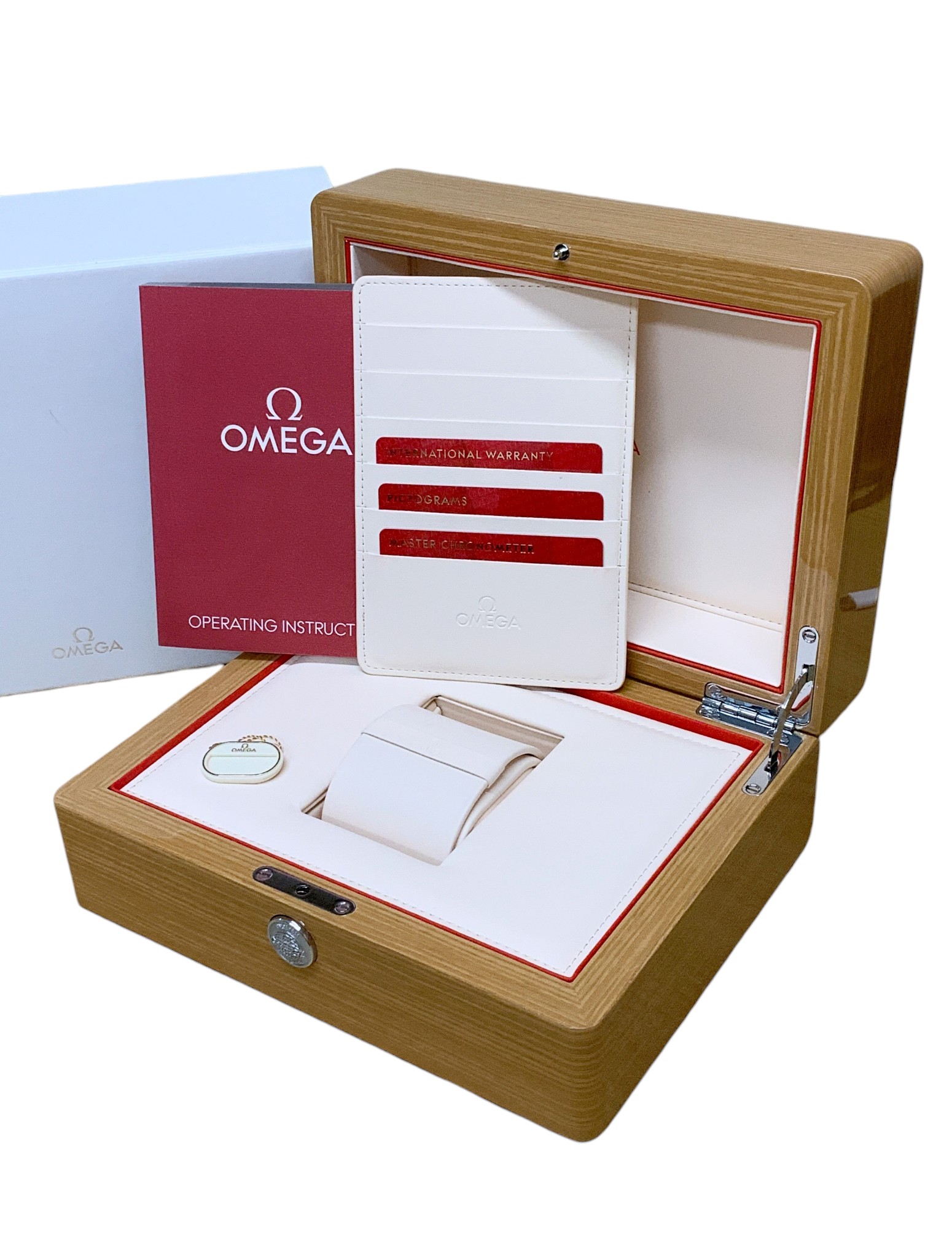 Omega Constellation Globemaster 130.23.39.21.02.001 Thumbnail 4