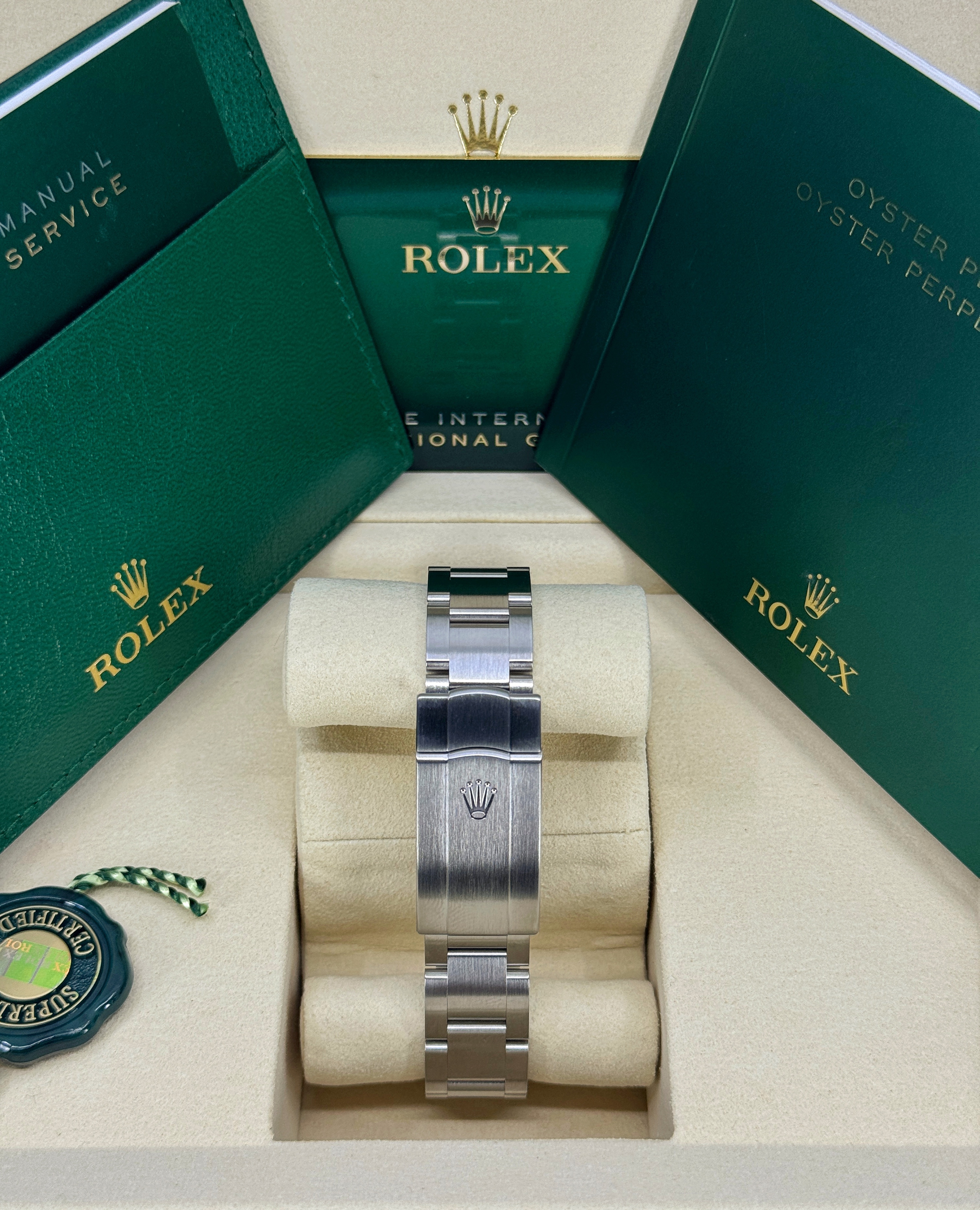 Rolex Oyster Perpetual 124200 Thumbnail 3