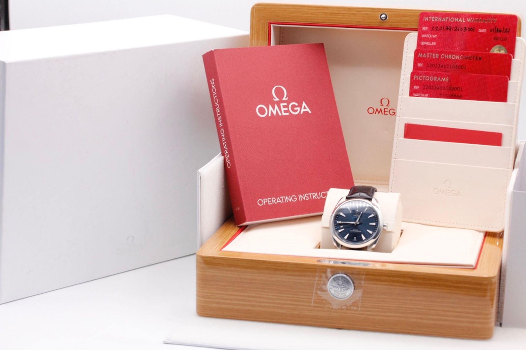 Omega Aqua Terra 150m Gents 220.13.41.21.03.001 Thumbnail 5