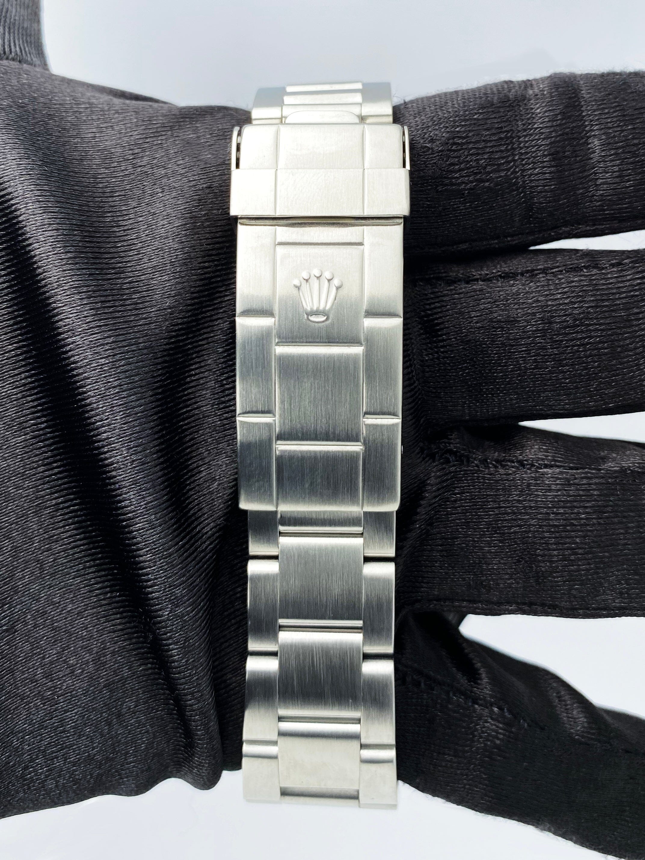 Rolex Submariner 14060M Thumbnail 6