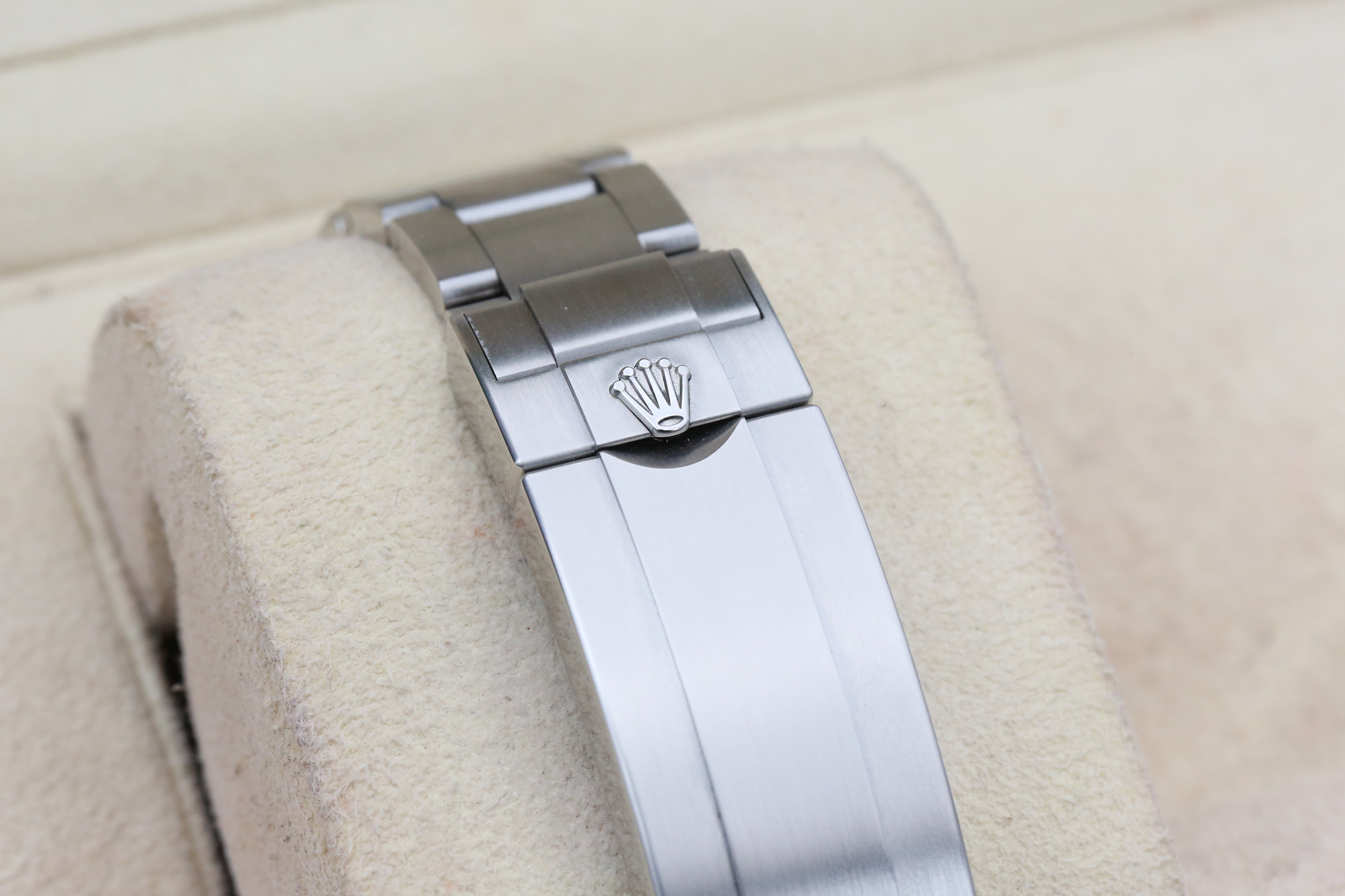 Rolex Submariner 124060 Thumbnail 3