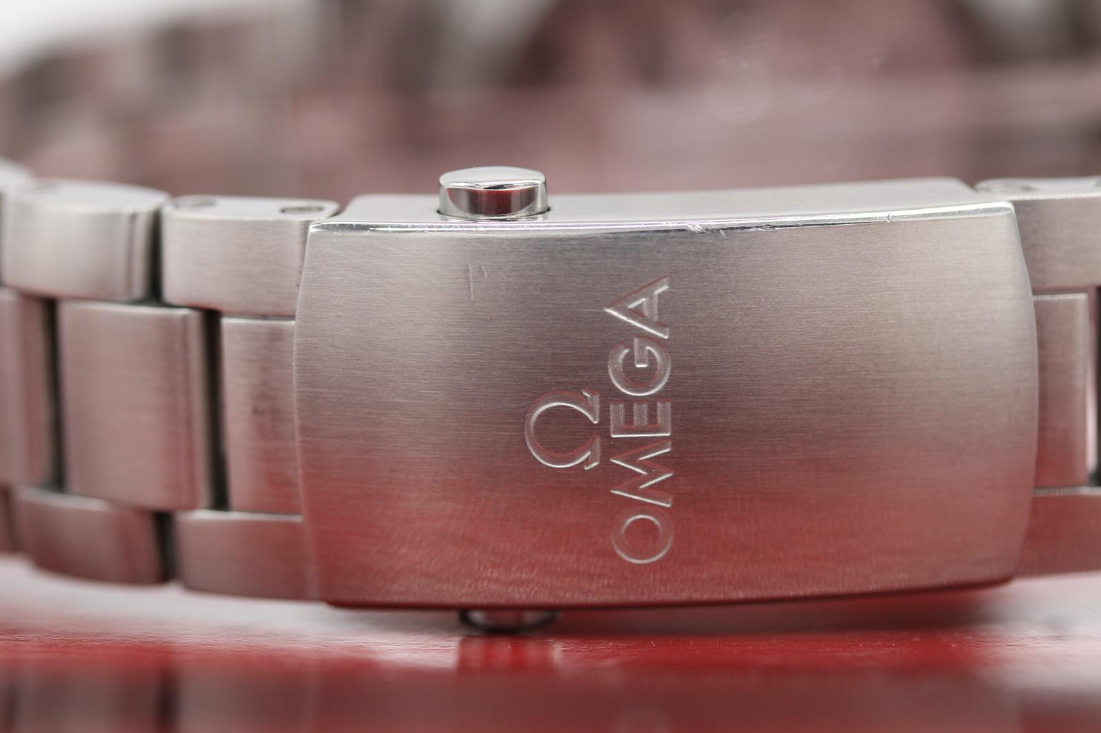 Omega Planet Ocean 232.30.42.21.01.002 Thumbnail 3