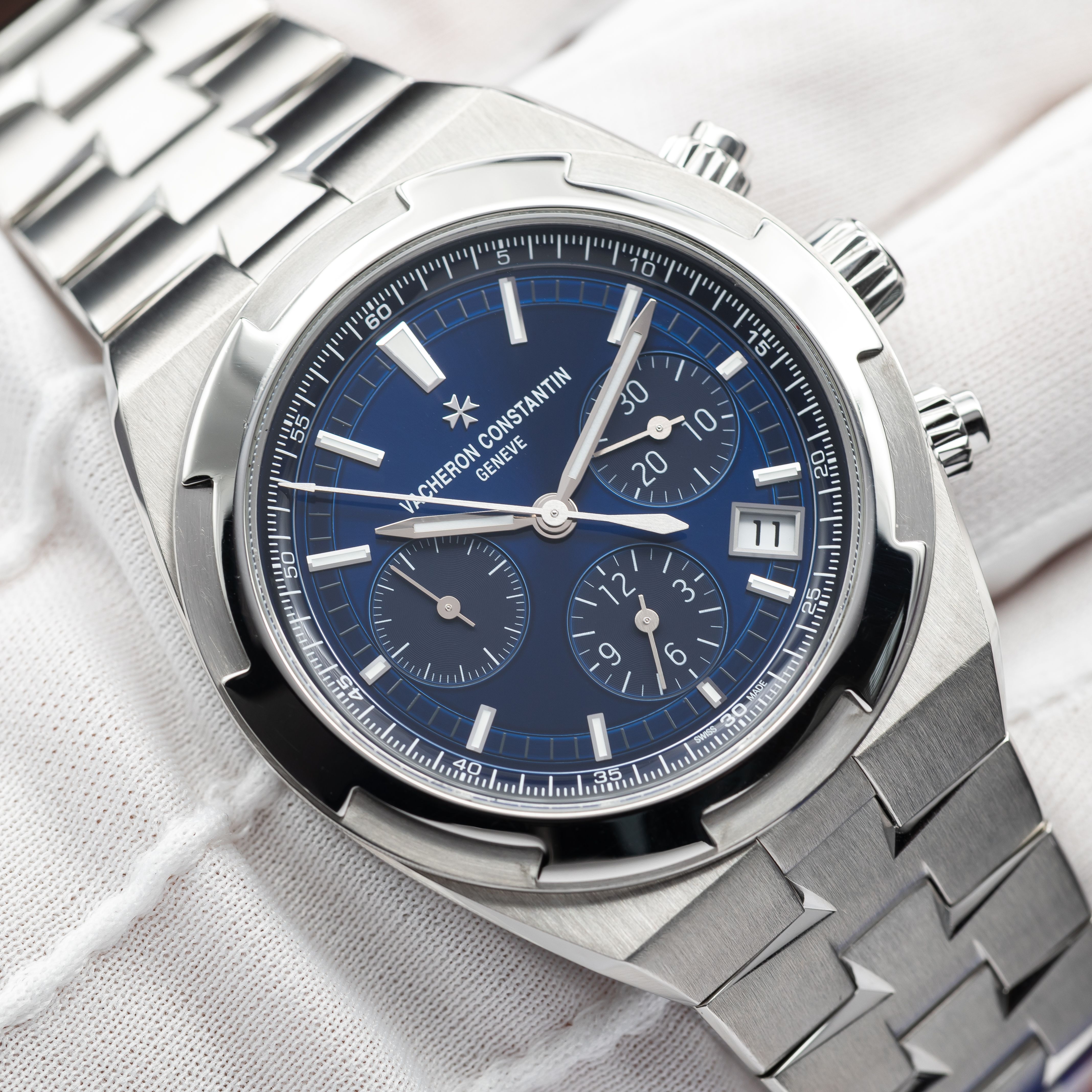 Vacheron Constantin Overseas 5520V/210A-B148 Thumbnail 5