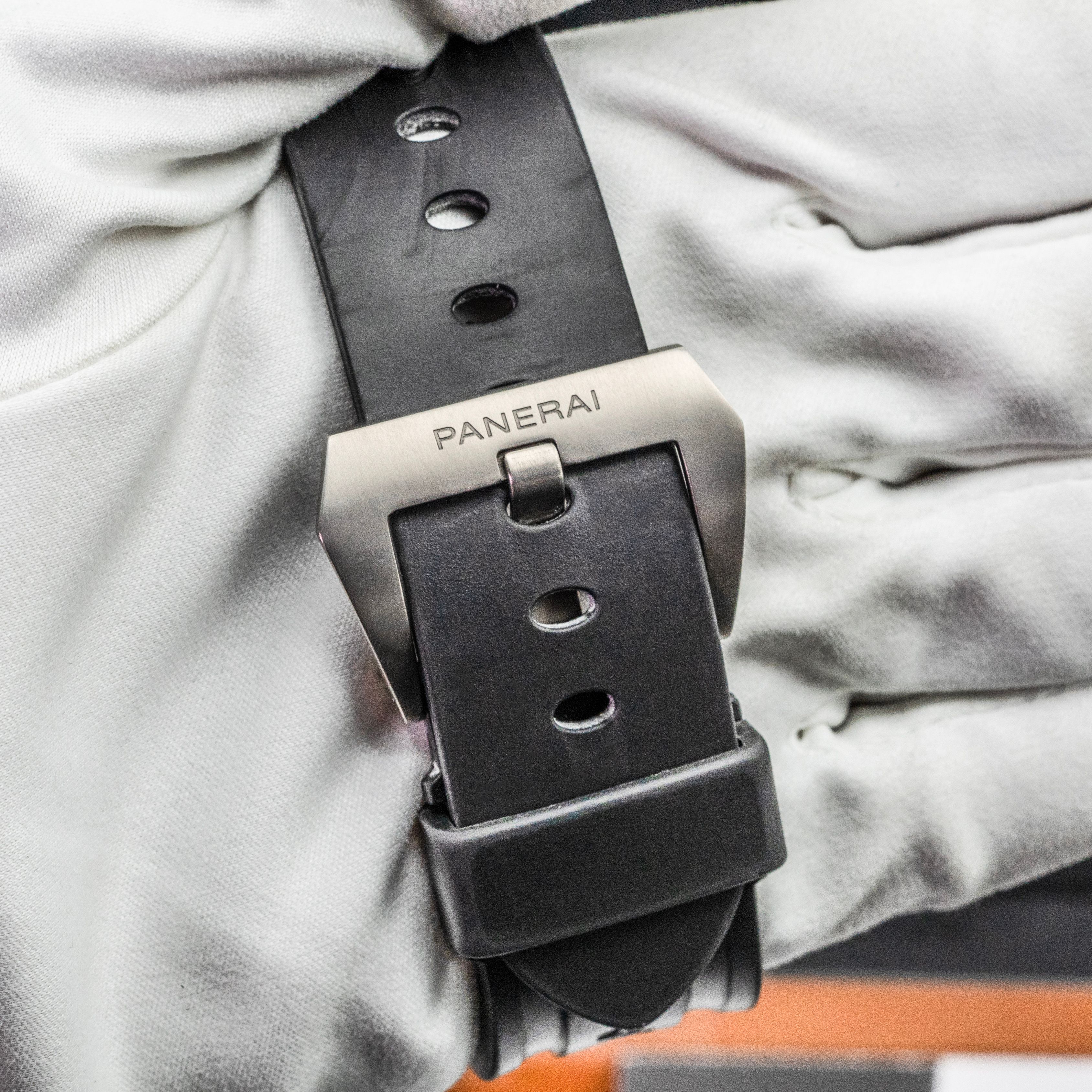 Panerai Luminor 1950 PAM01351 Thumbnail 3