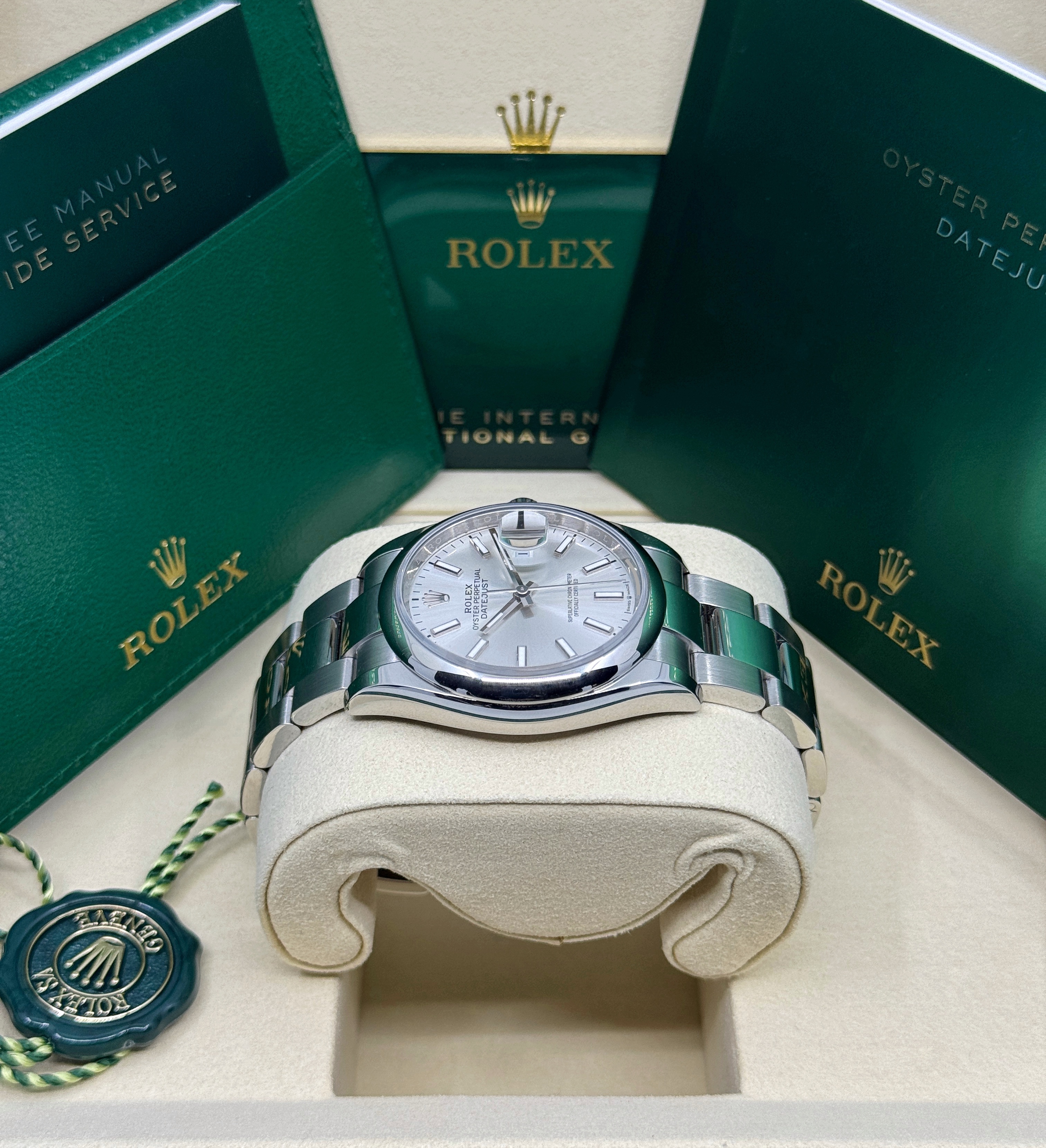 Rolex Datejust 126200 Thumbnail 2
