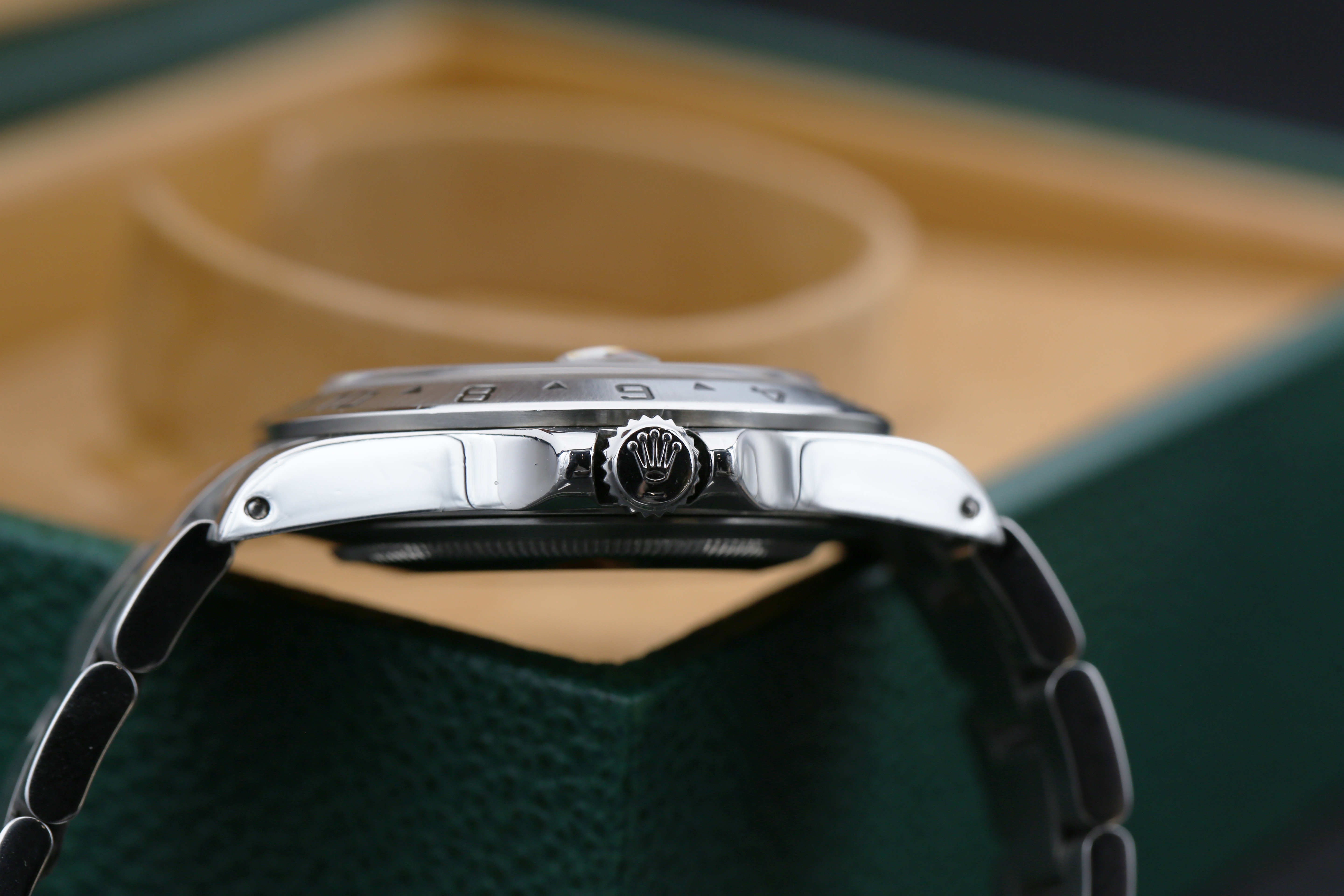 Rolex Explorer II 16570 Thumbnail 6