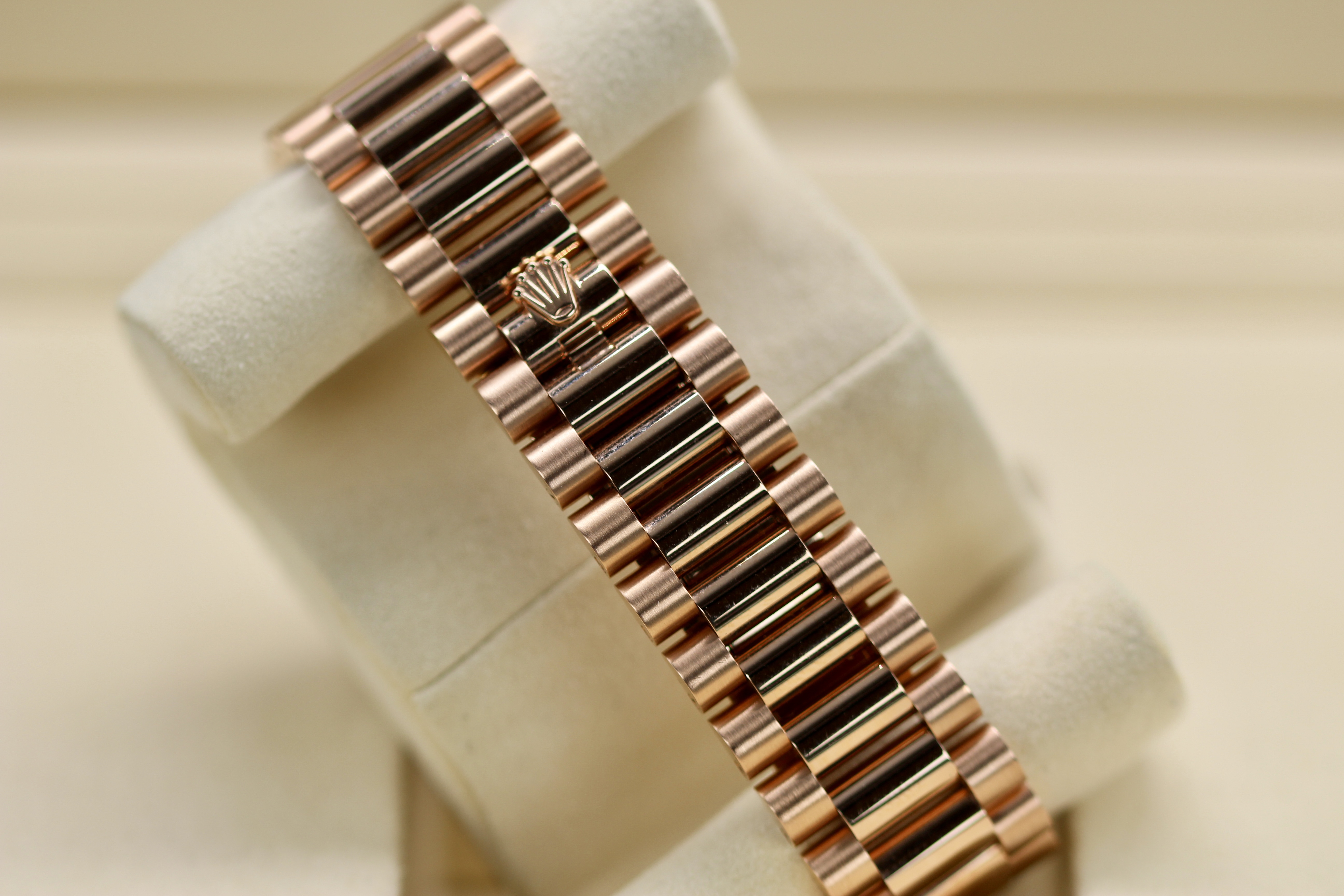 Rolex Day-Date 40 228235 Thumbnail 4