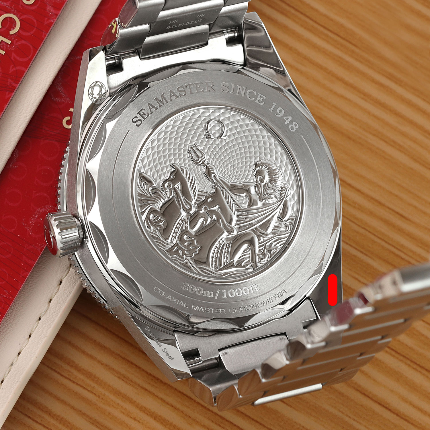 Omega Seamaster 300 234.30.41.21.03.002 Thumbnail 2