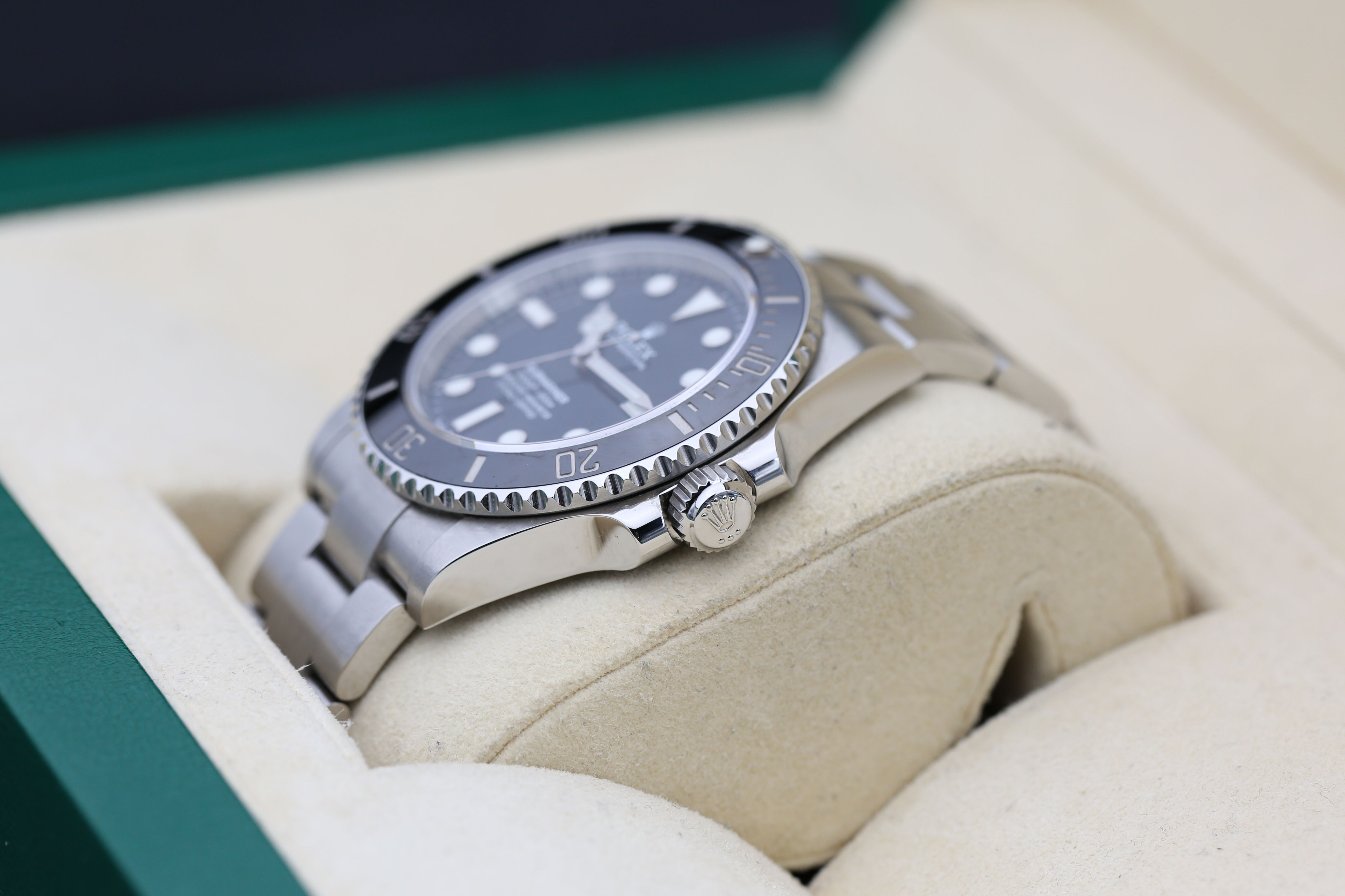 Rolex Submariner 124060 Thumbnail 6