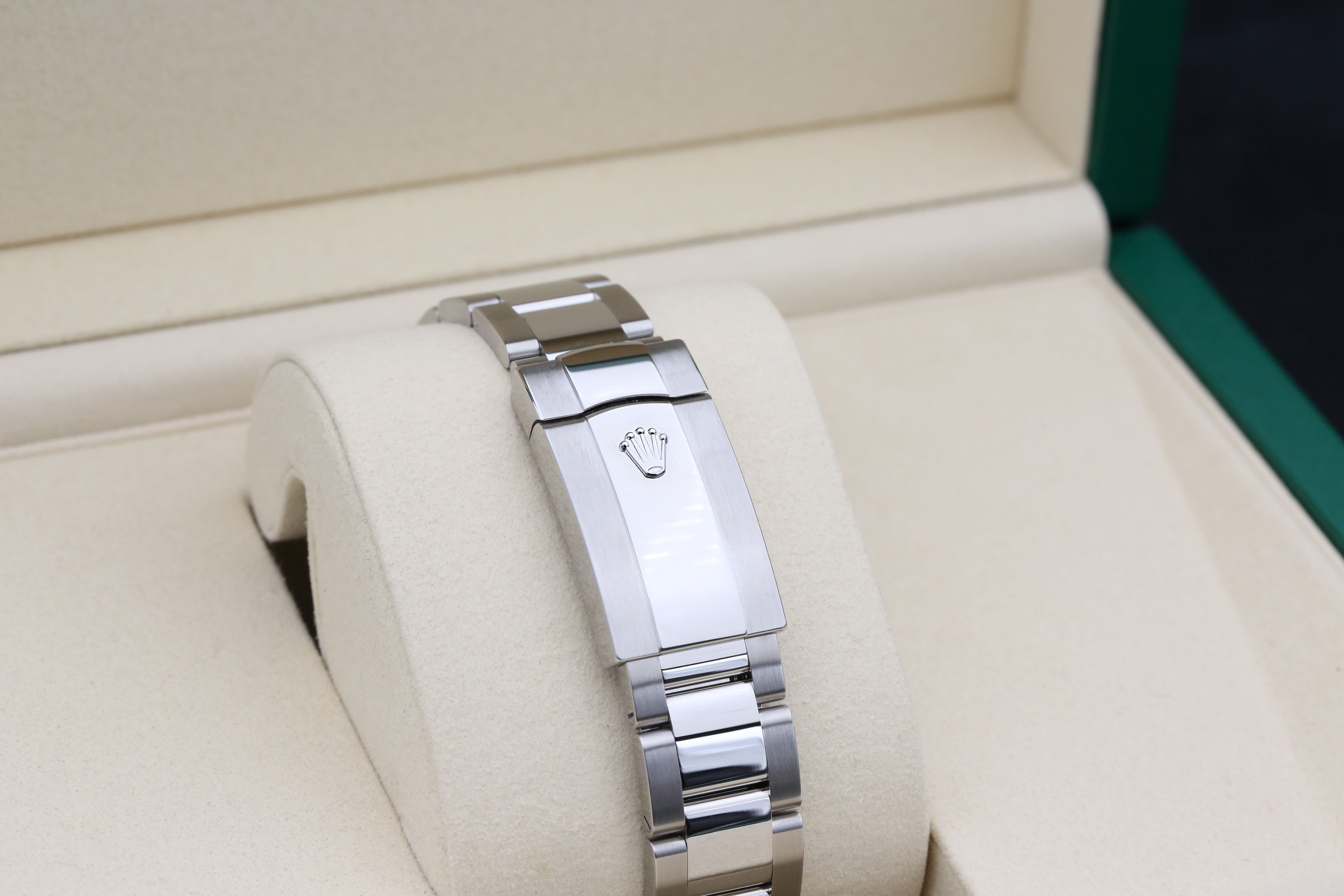 Rolex Datejust 126200 Thumbnail 3