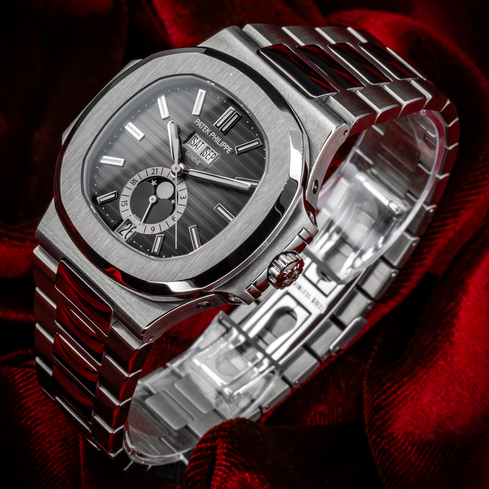 Patek Philippe Nautilus 5726/1A-001 Thumbnail 3