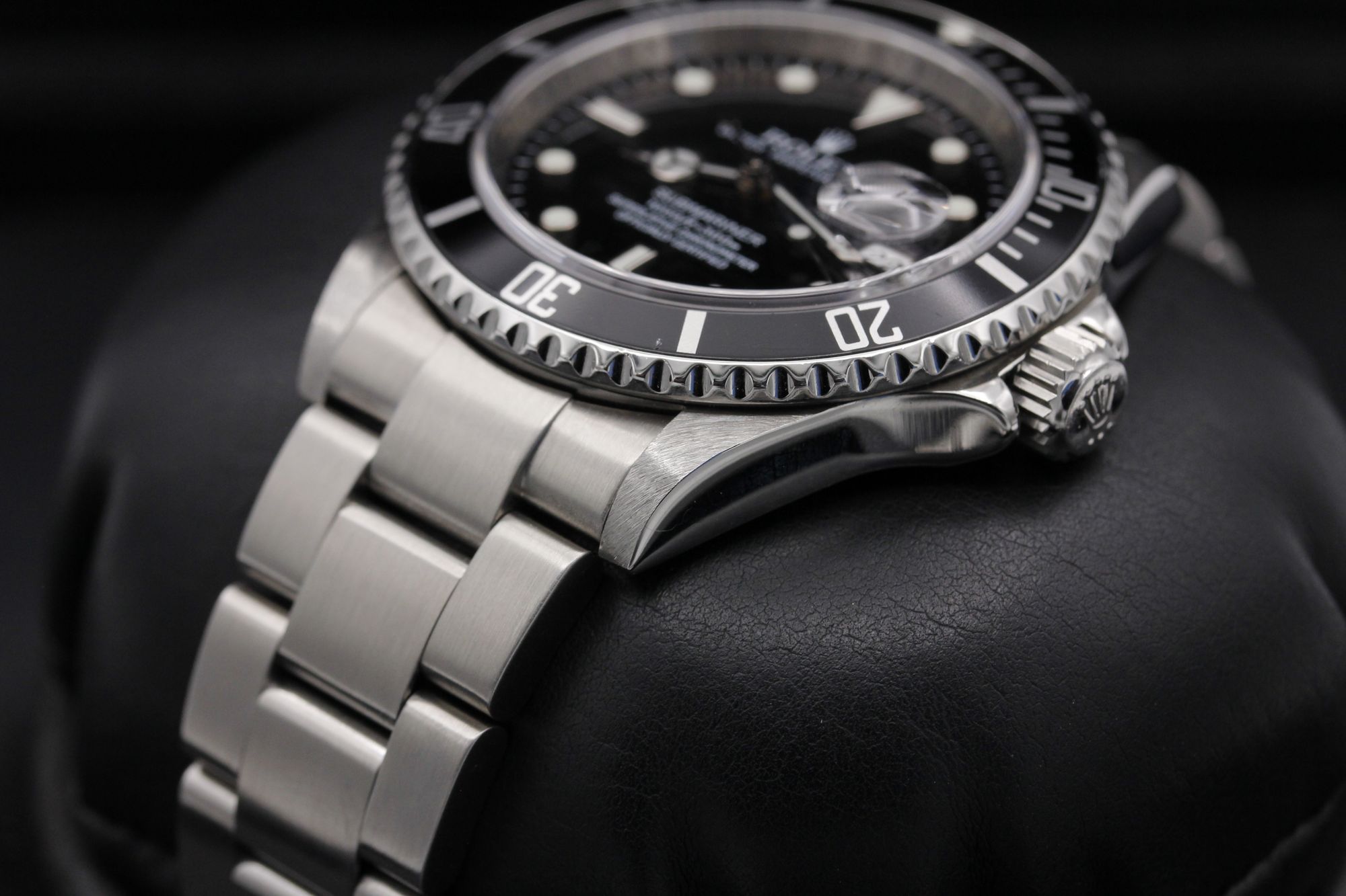 Rolex Submariner 16610 Thumbnail 2