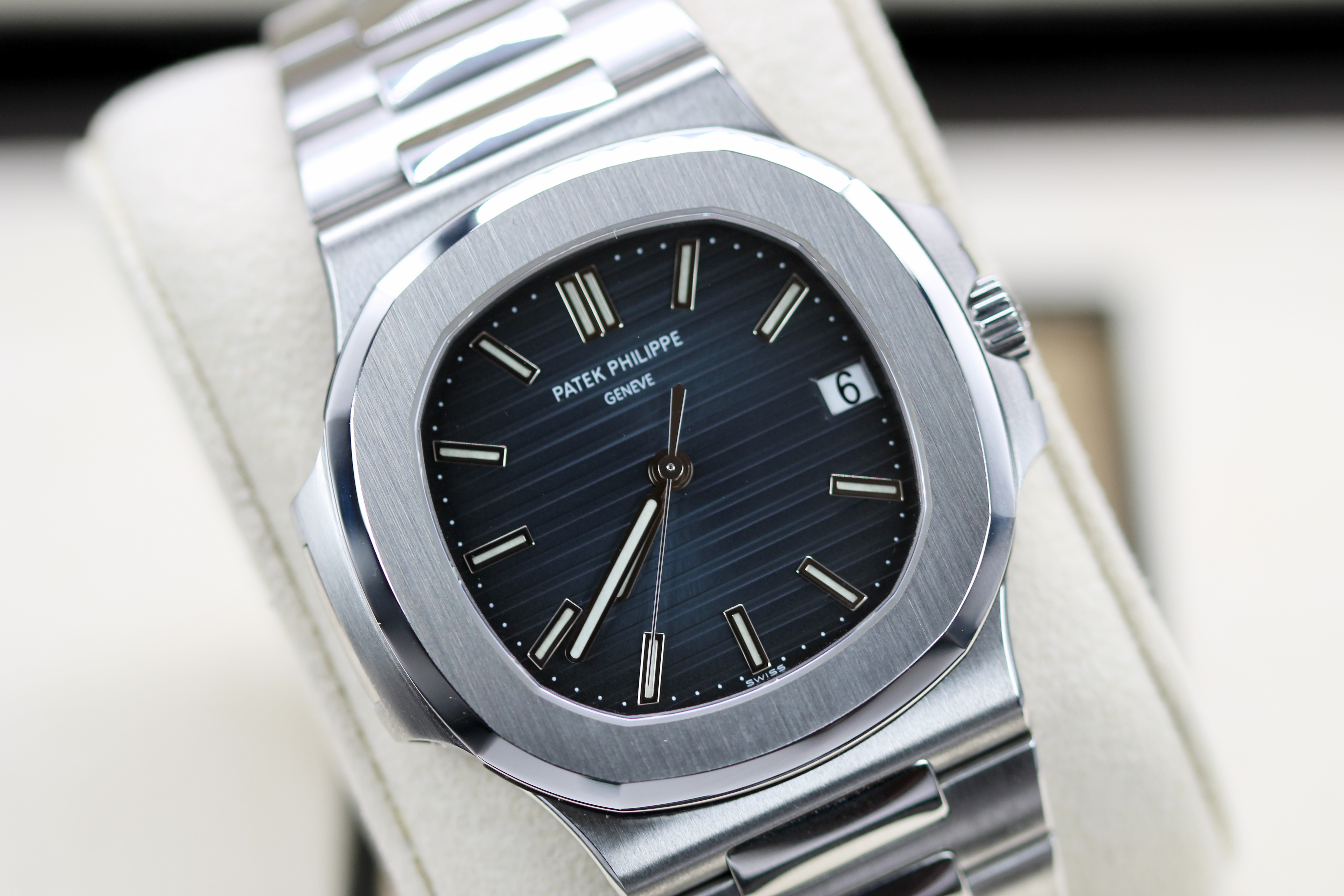 Patek Philippe Nautilus 5711/1A-010 Thumbnail 6