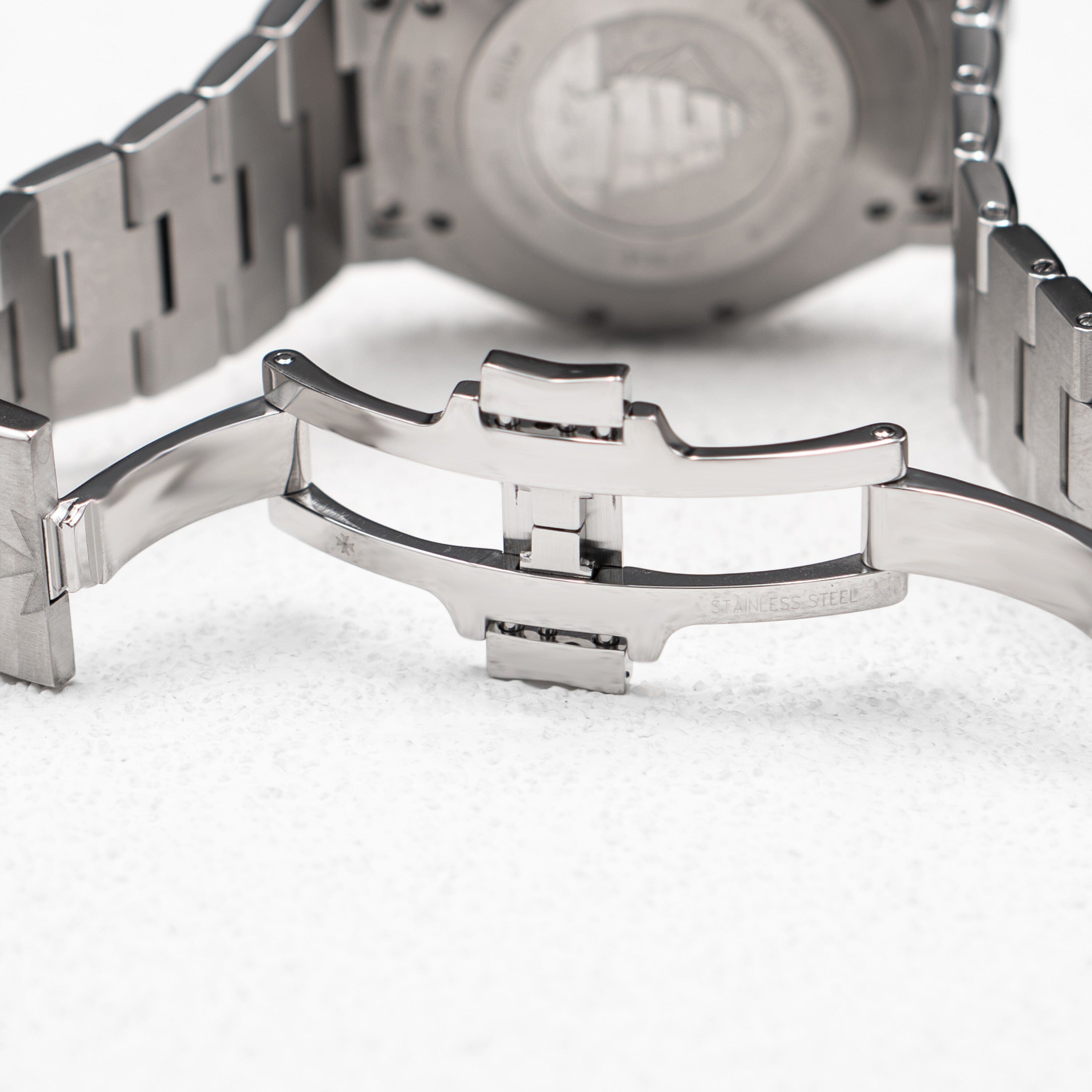 Vacheron Constantin Overseas 49150/B01A-9745 Thumbnail 5