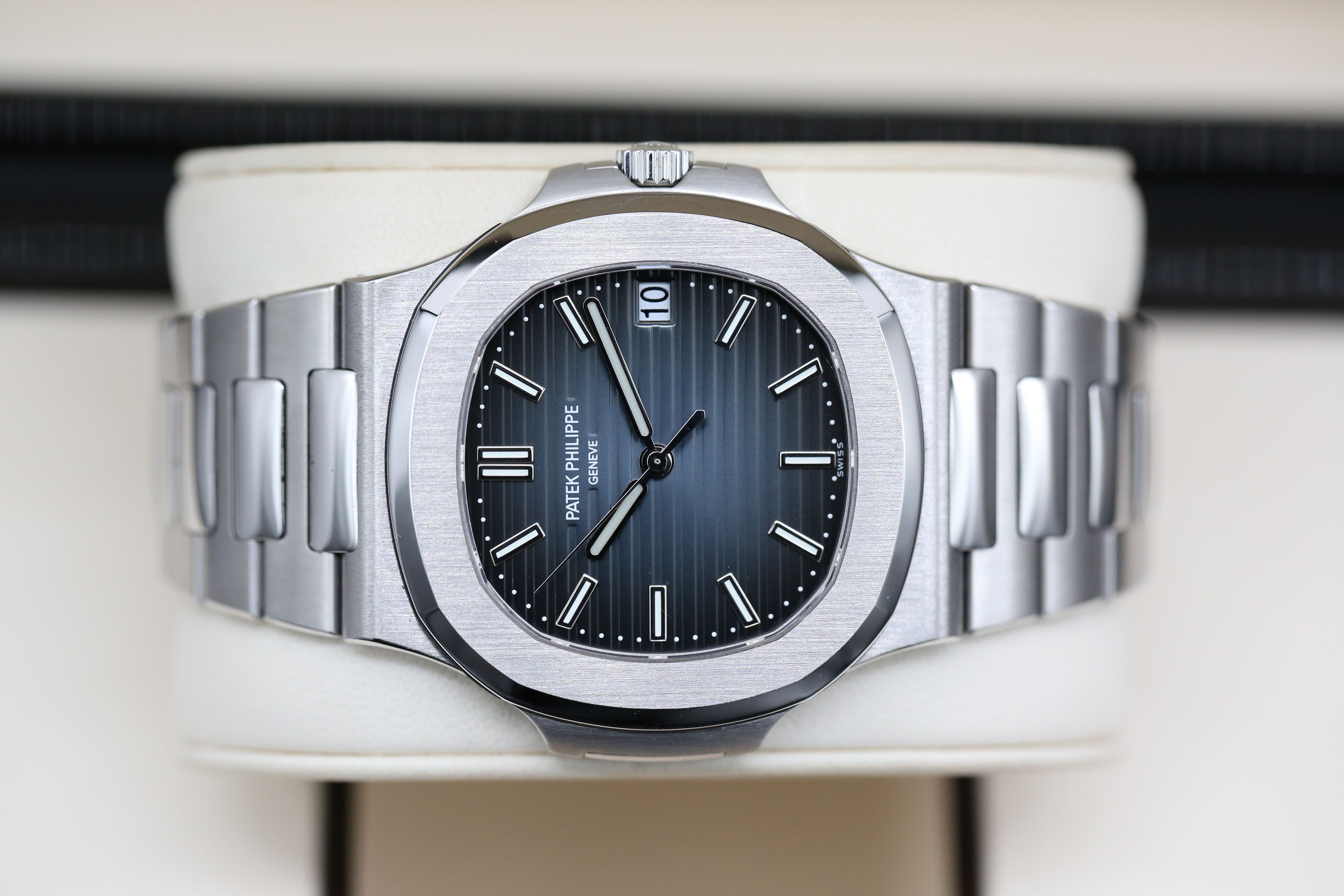 Patek Philippe Nautilus 5711/1A-010 Thumbnail 5