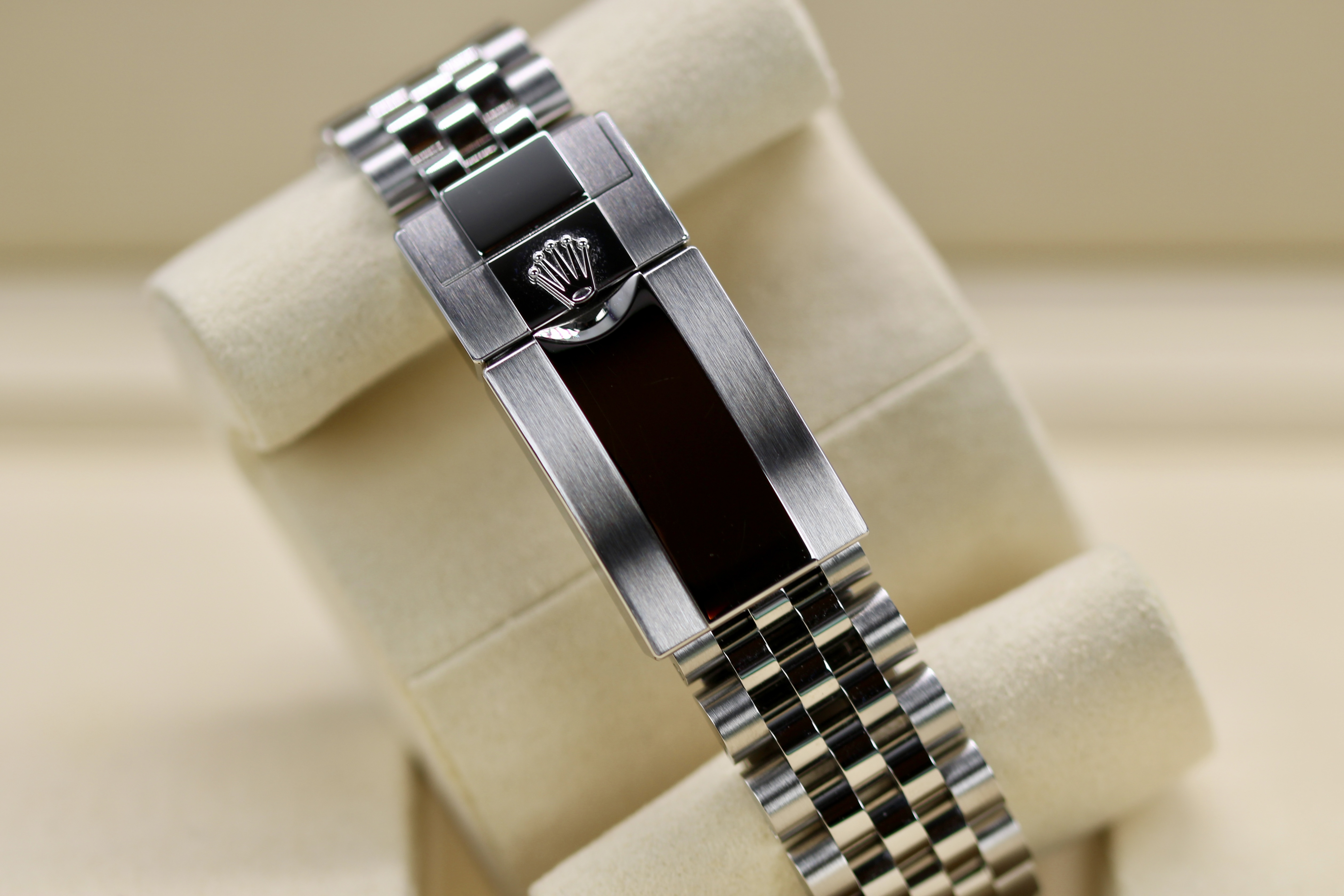 Rolex GMT Master II 126710 GRNR Thumbnail 4