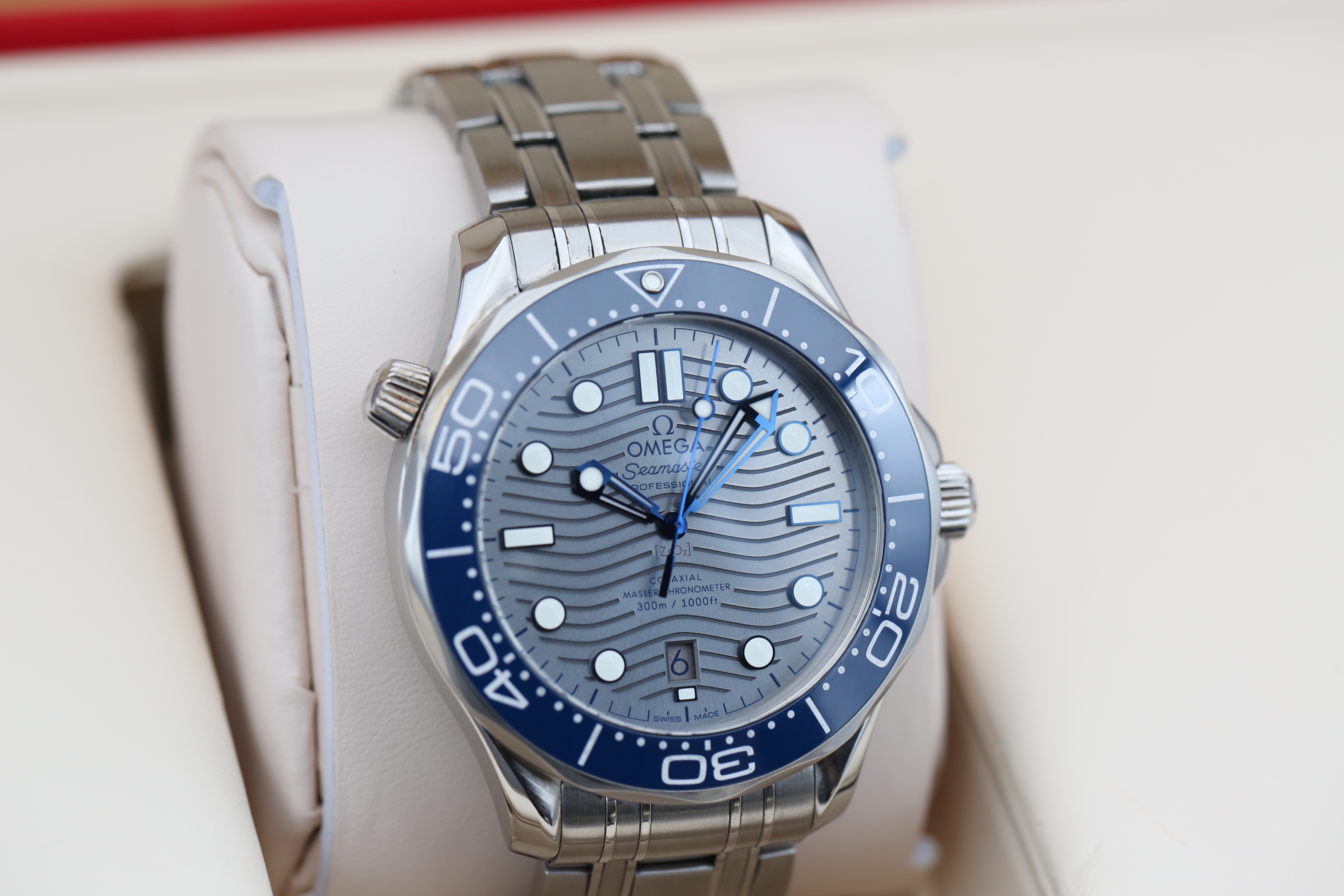 Omega Seamaster Diver 300m 210.30.42.20.06.001 Thumbnail 2