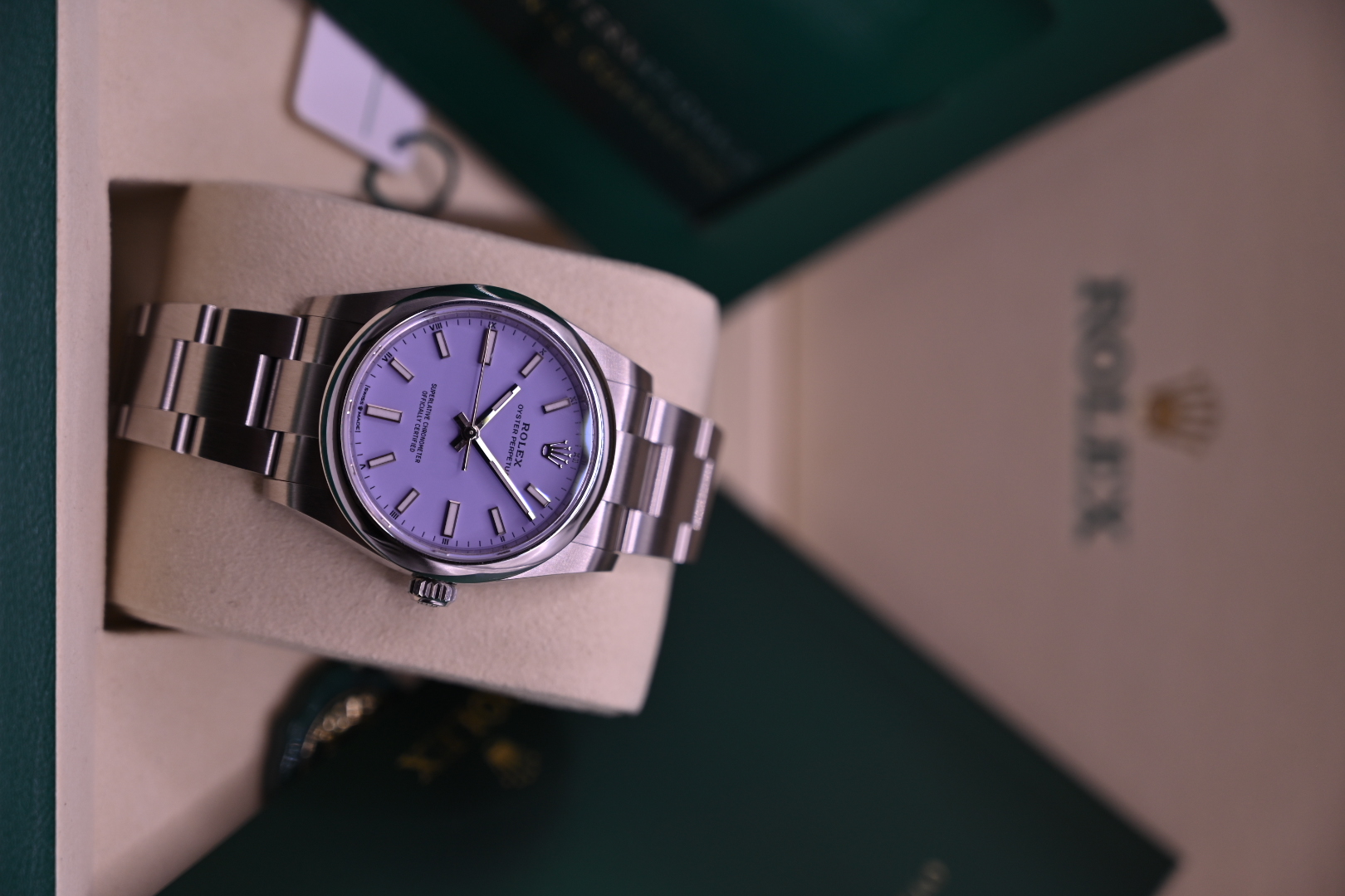 Rolex Oyster Perpetual 124200 Thumbnail 4