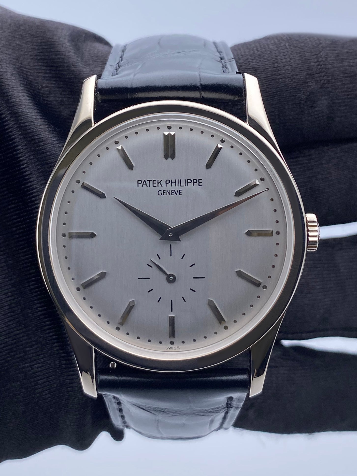 Patek Philippe Calatrava 5196G-001 Thumbnail 2