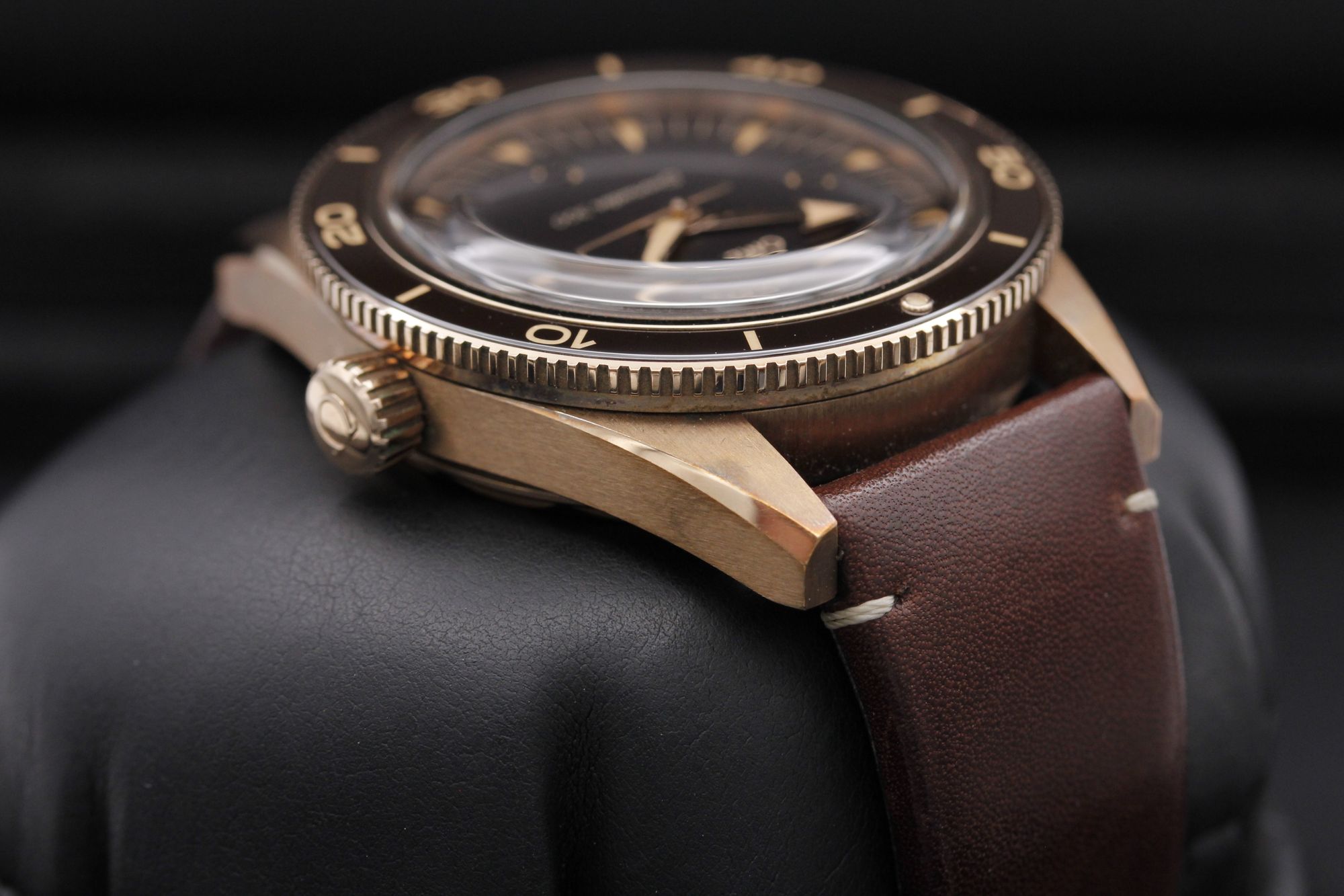 Omega Seamaster 300 234.92.41.21.10.001 Thumbnail 4