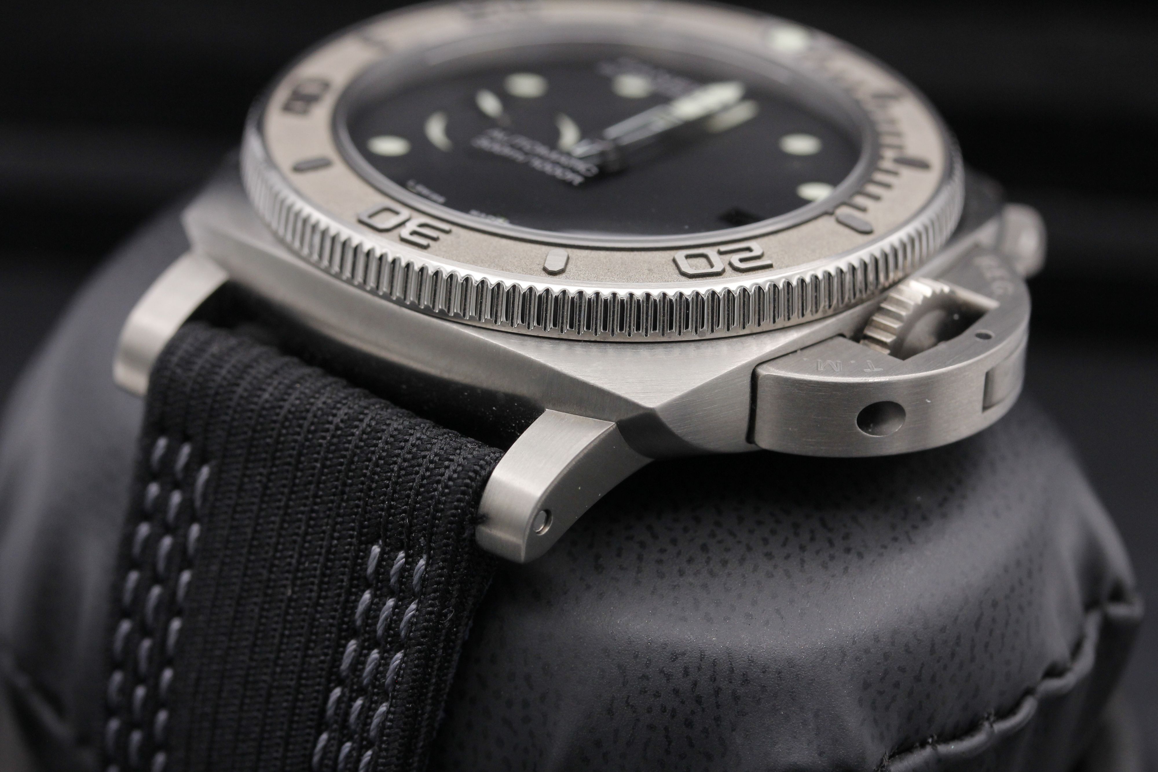 Panerai Submersible PAM00984 Thumbnail 2