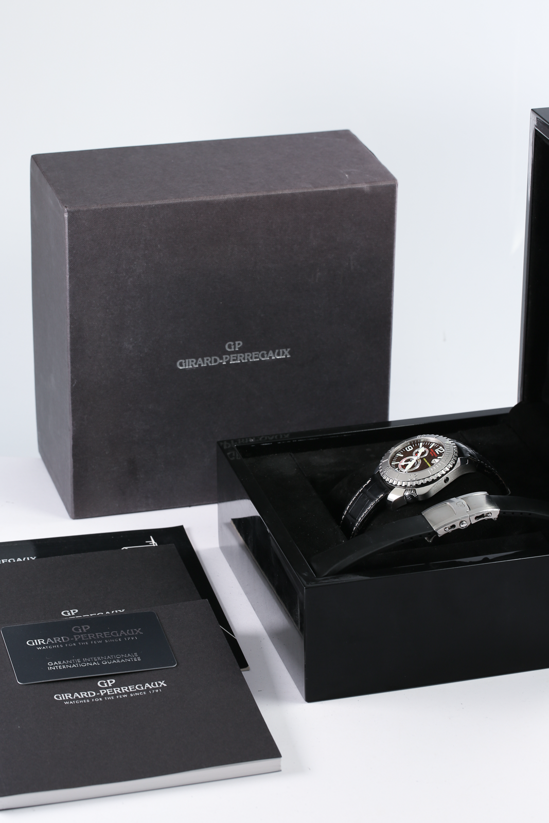 Girard Perregaux Sea Hawk 49950-11-015YFK6A Thumbnail 7