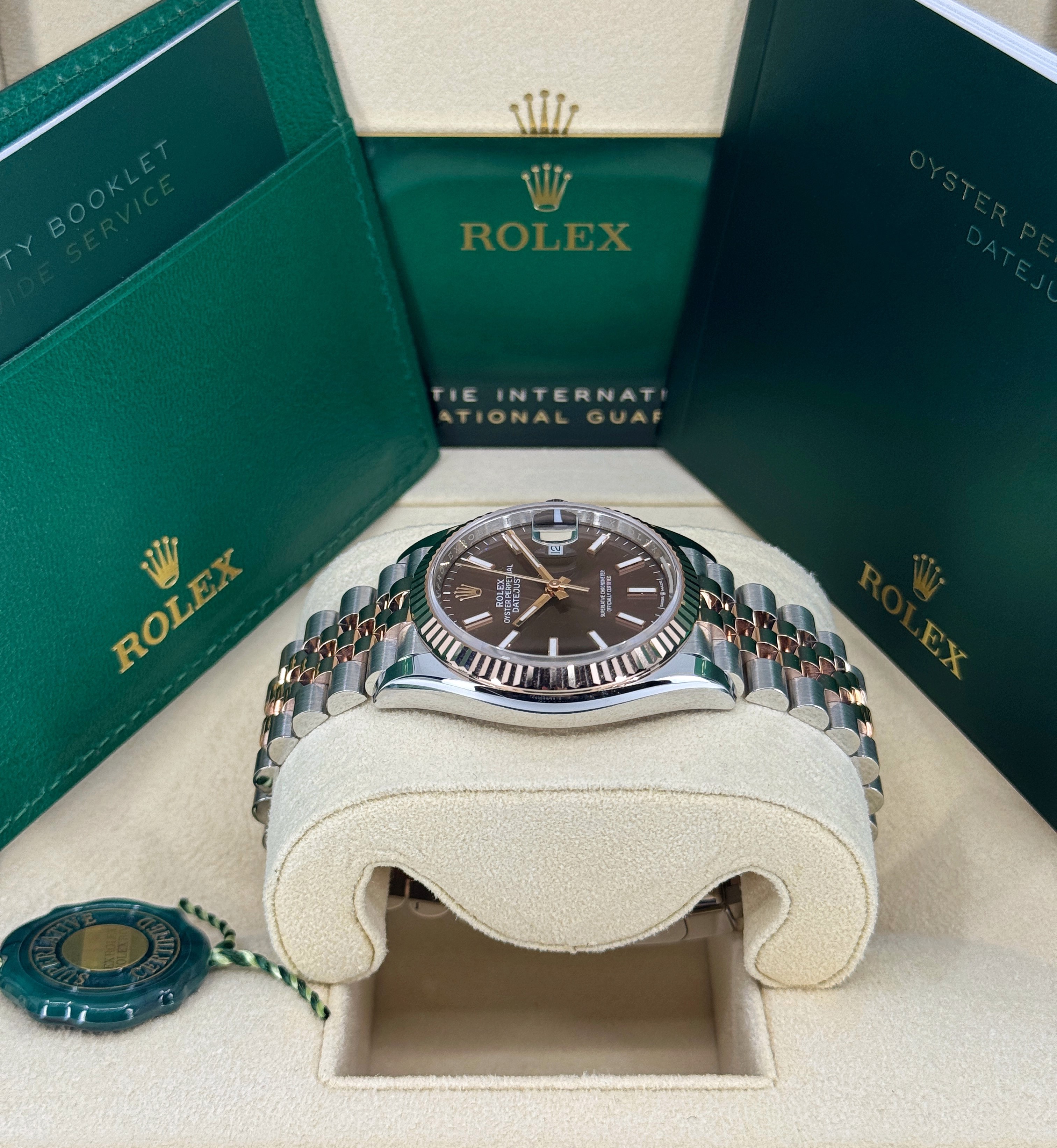 Rolex Datejust 126231 Thumbnail 2