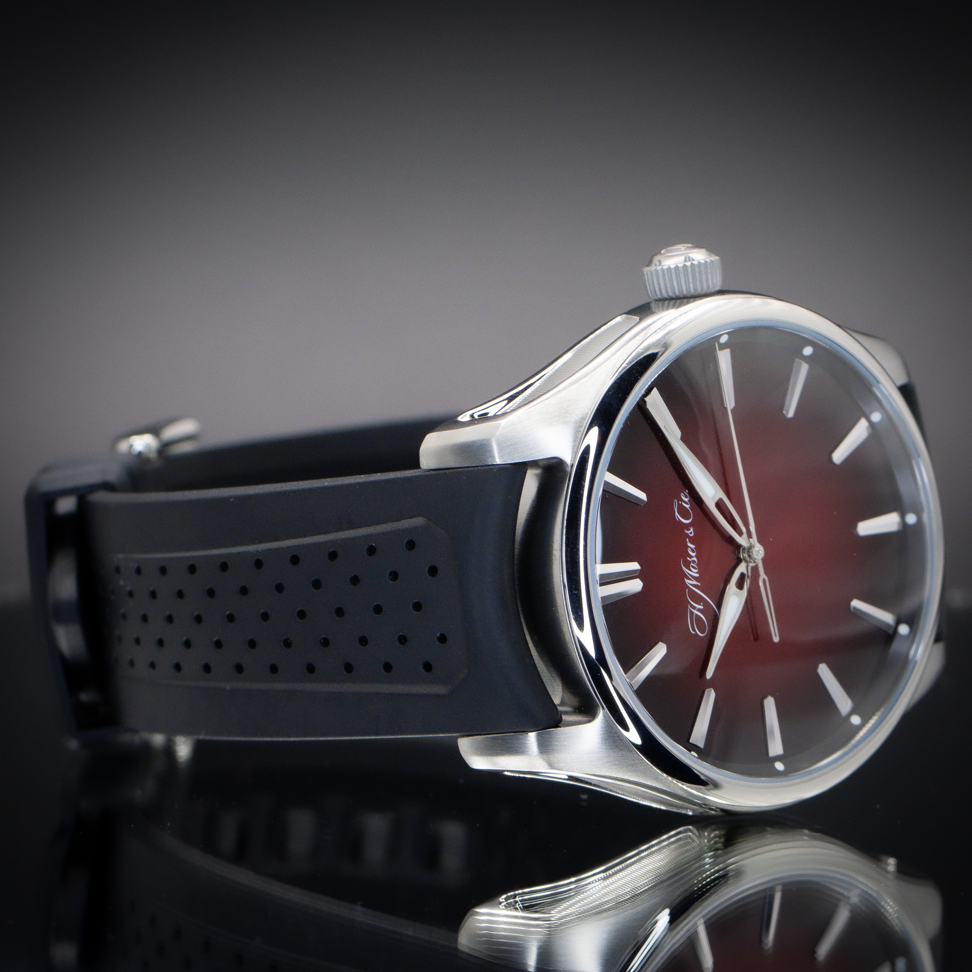 H. Moser and Cie Pioneer 3200-1207 Thumbnail 2