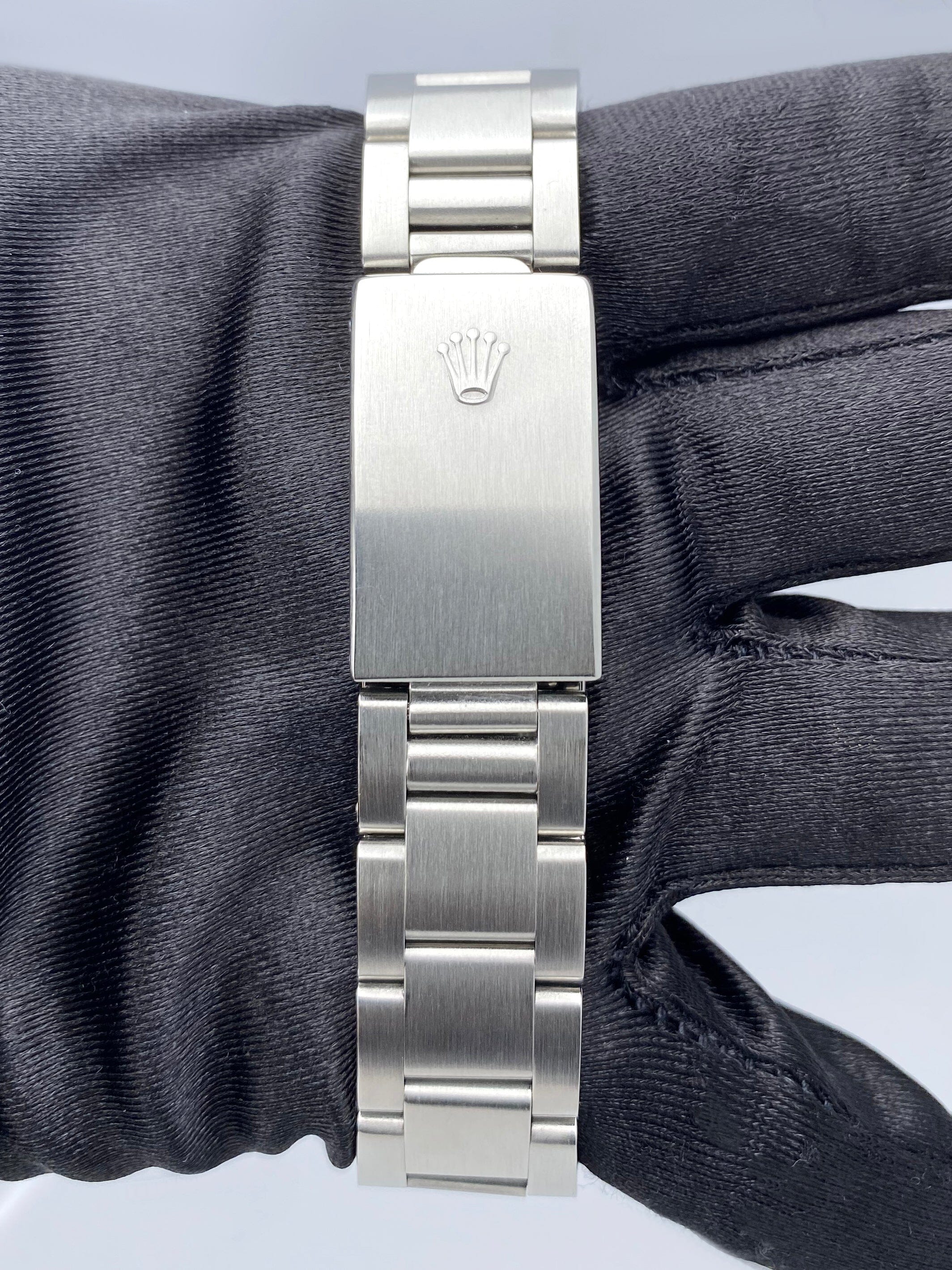 Rolex Explorer II 16570 Thumbnail 6