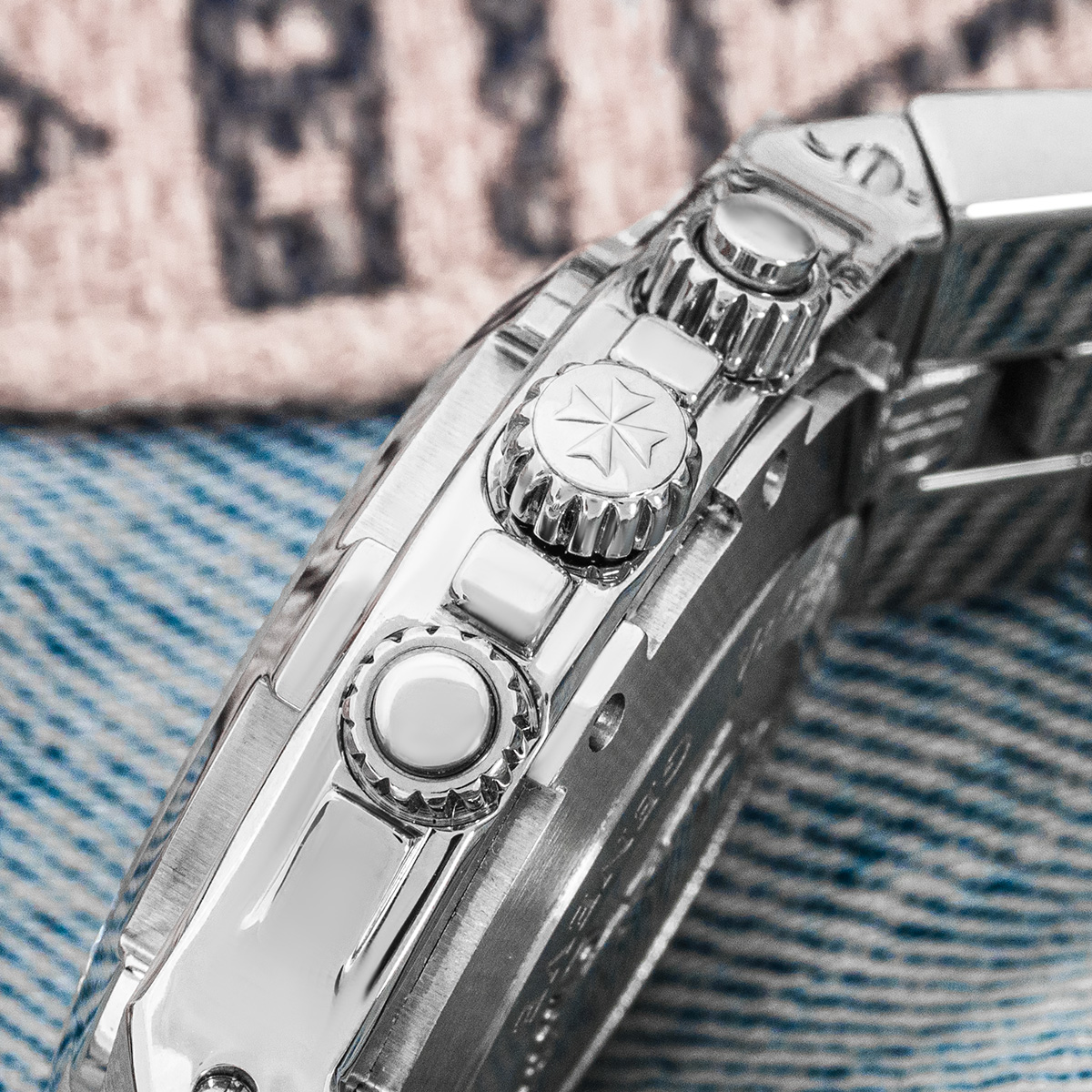 Vacheron Constantin Overseas 49140/423A-8886 Thumbnail 2