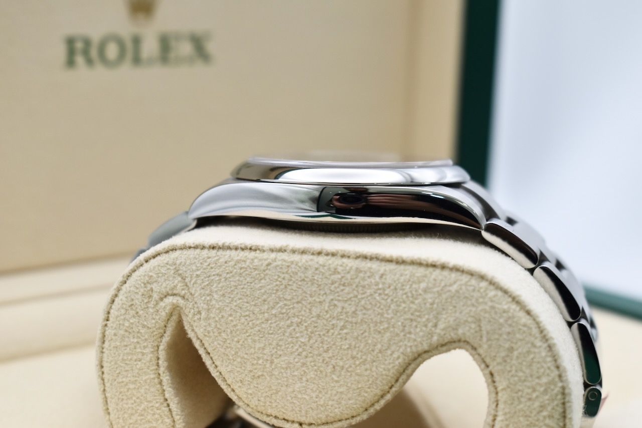 Rolex Oyster Perpetual 124300 Thumbnail 3