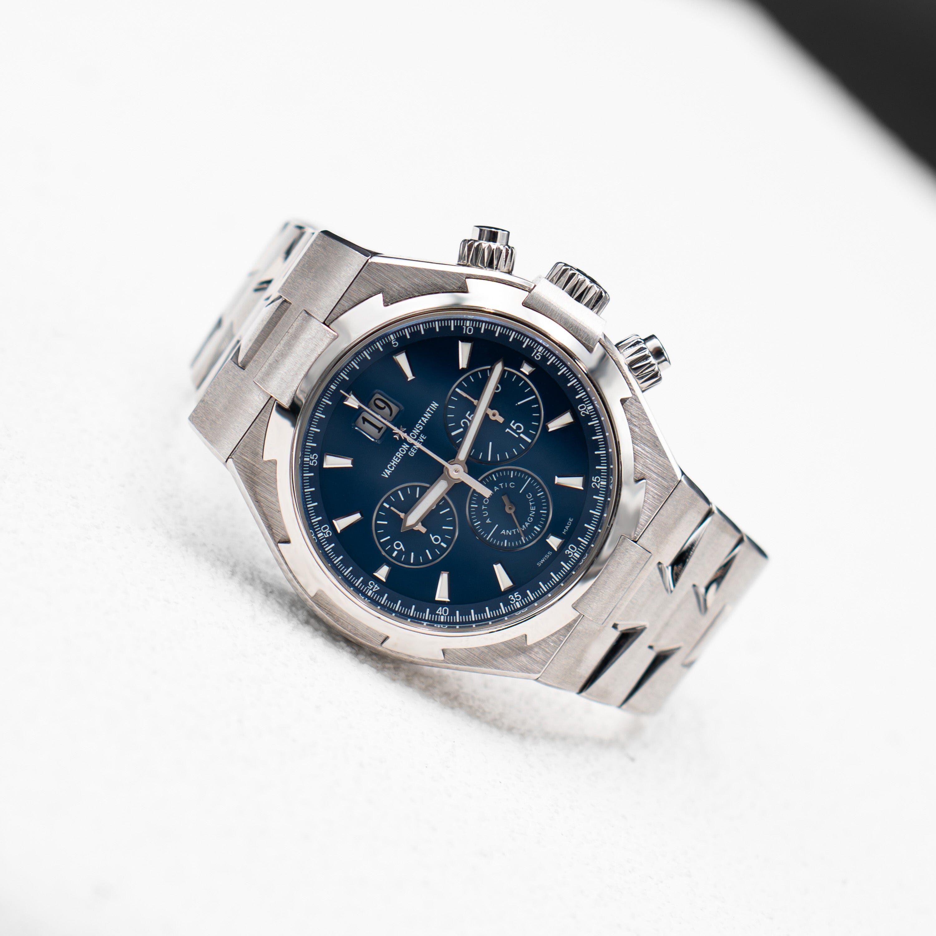 Vacheron Constantin Overseas 49150/B01A-9745 Thumbnail 6