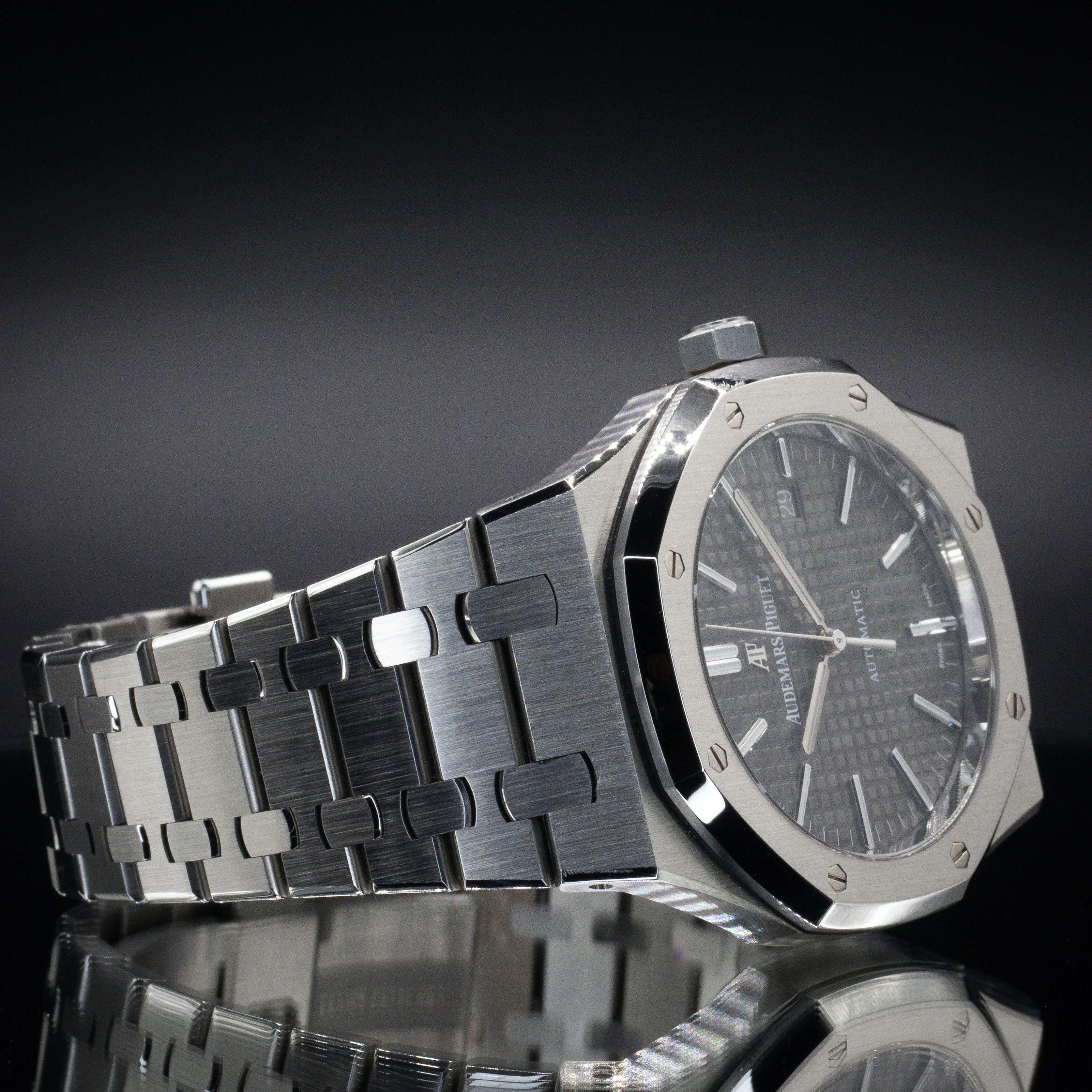 Audemars Piguet Royal Oak 15400ST.OO.1220ST.04 Thumbnail 3