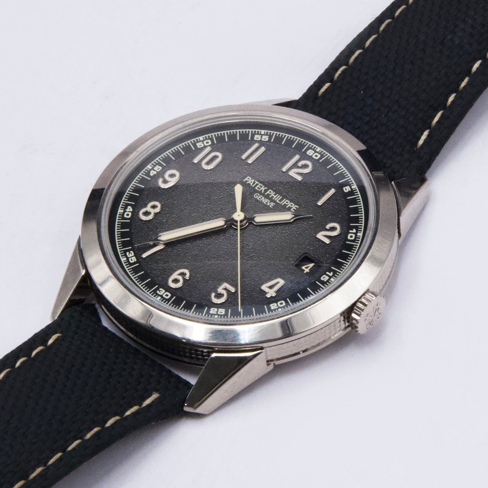 Patek Philippe Calatrava 5226G-001 Thumbnail 2