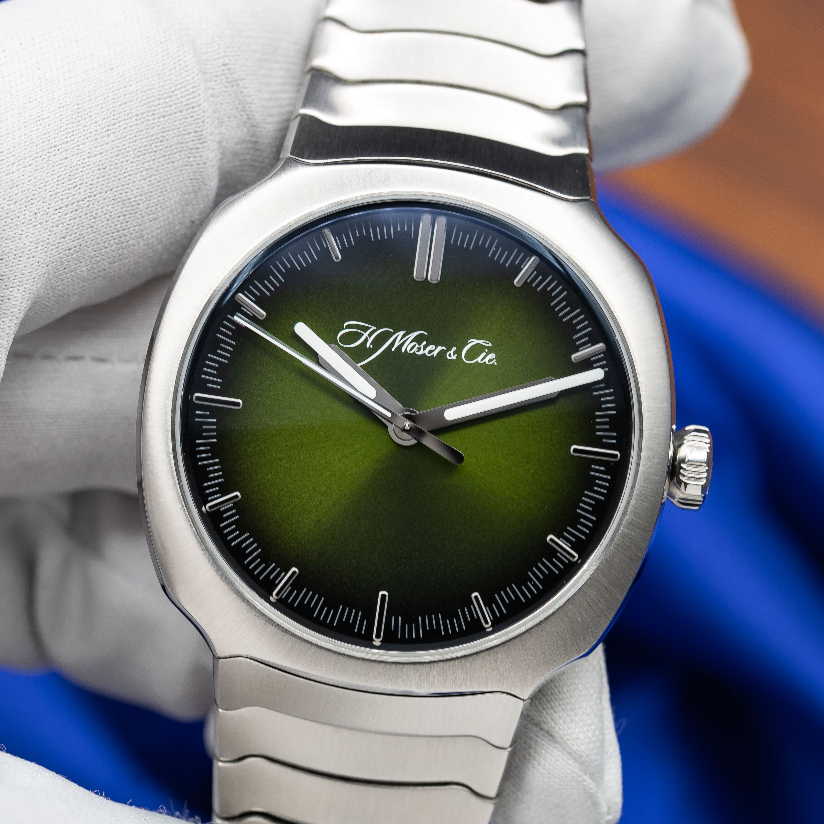 H. Moser and Cie Streamliner 6200-1200 Thumbnail 5