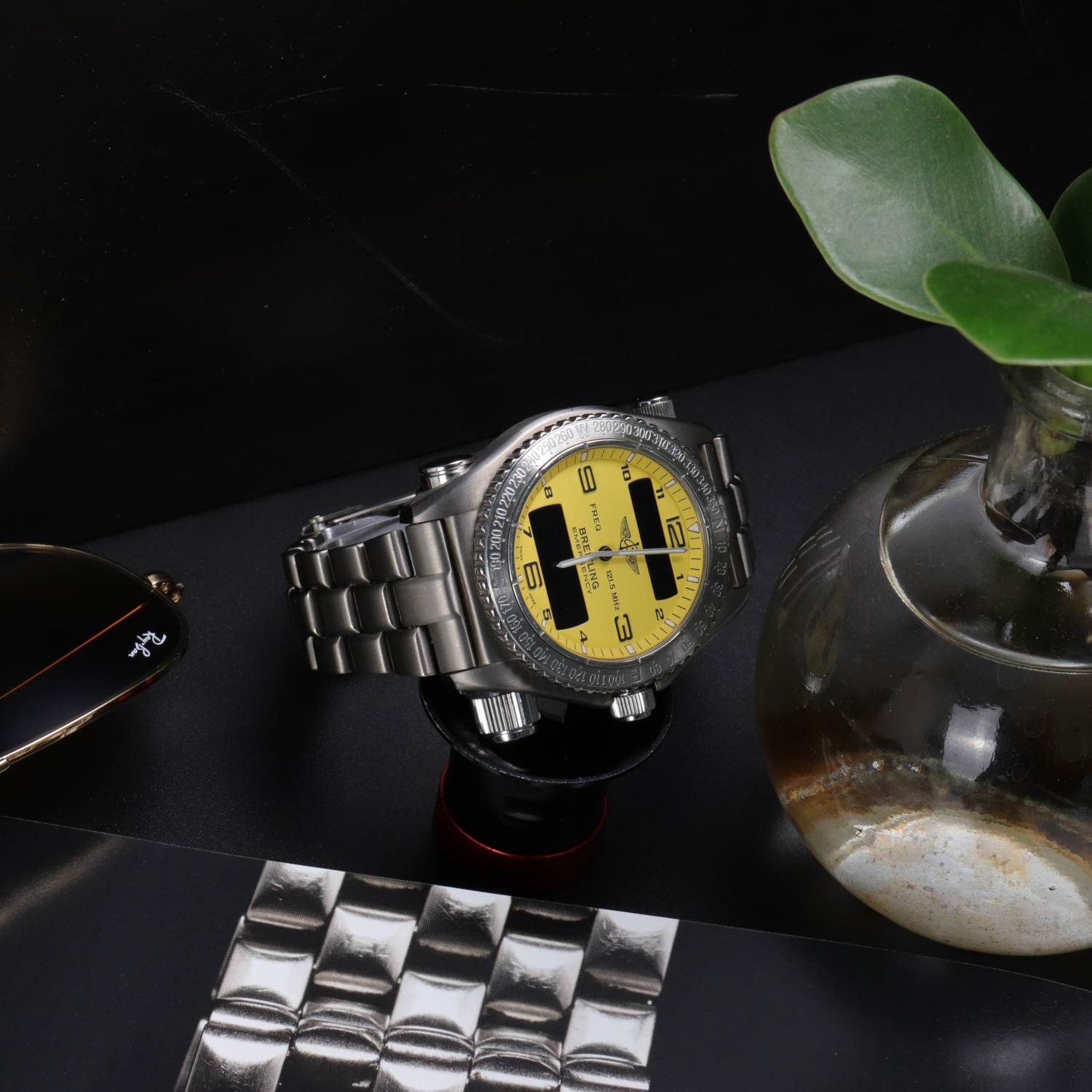 Breitling Emergency E56121.1 Thumbnail 6