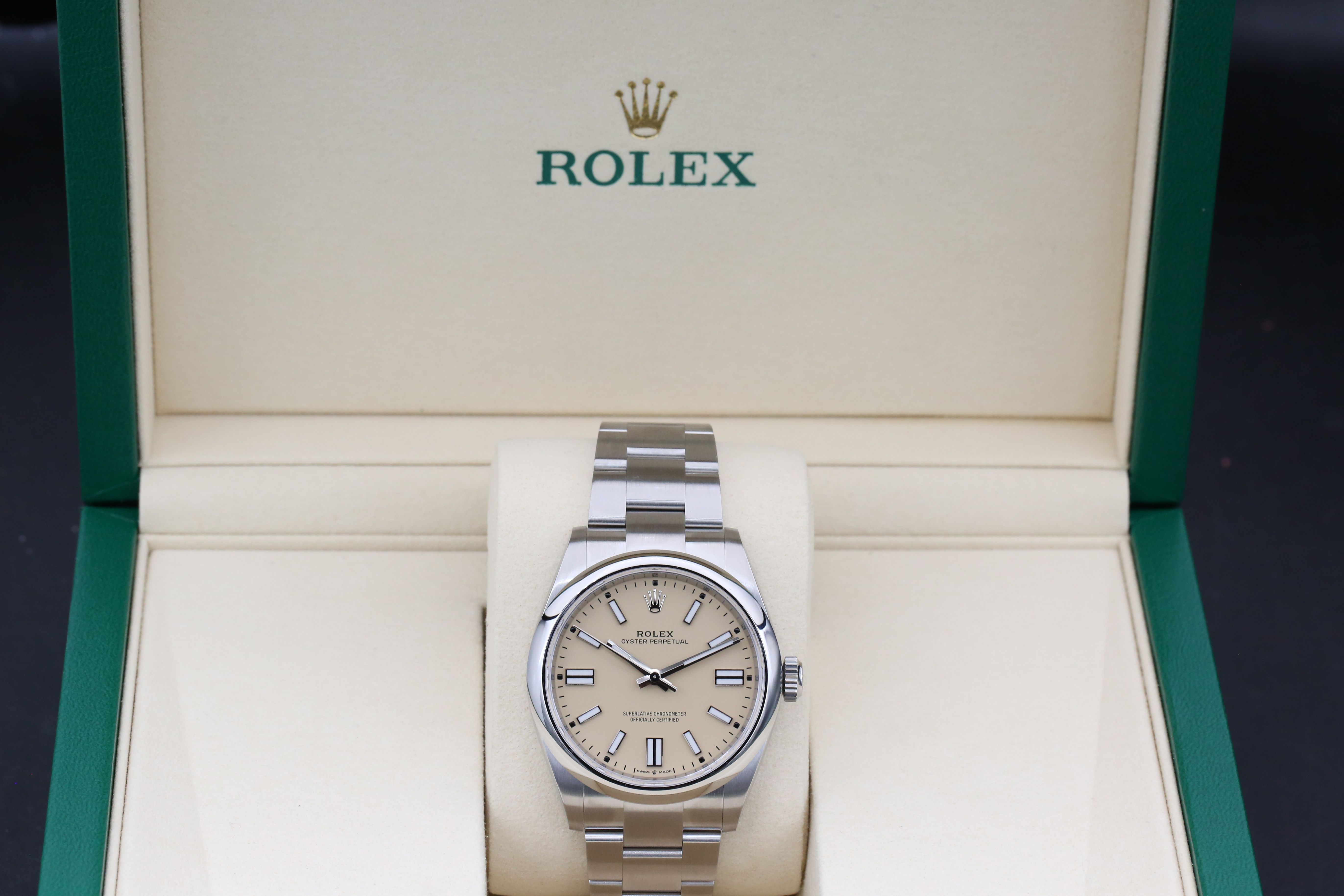 Rolex Oyster Perpetual 41 134300 Thumbnail 4