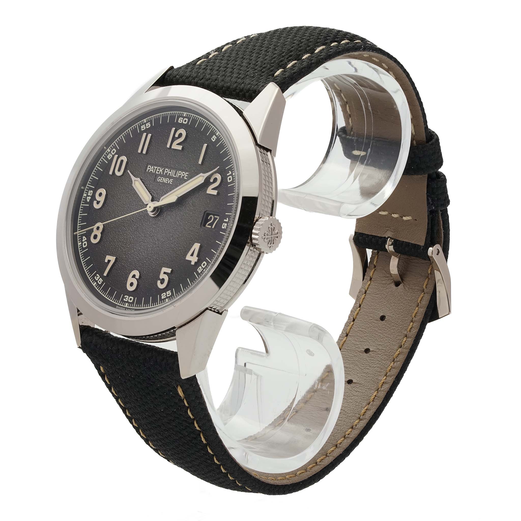 Patek Philippe Calatrava 5226G-001 Thumbnail 2