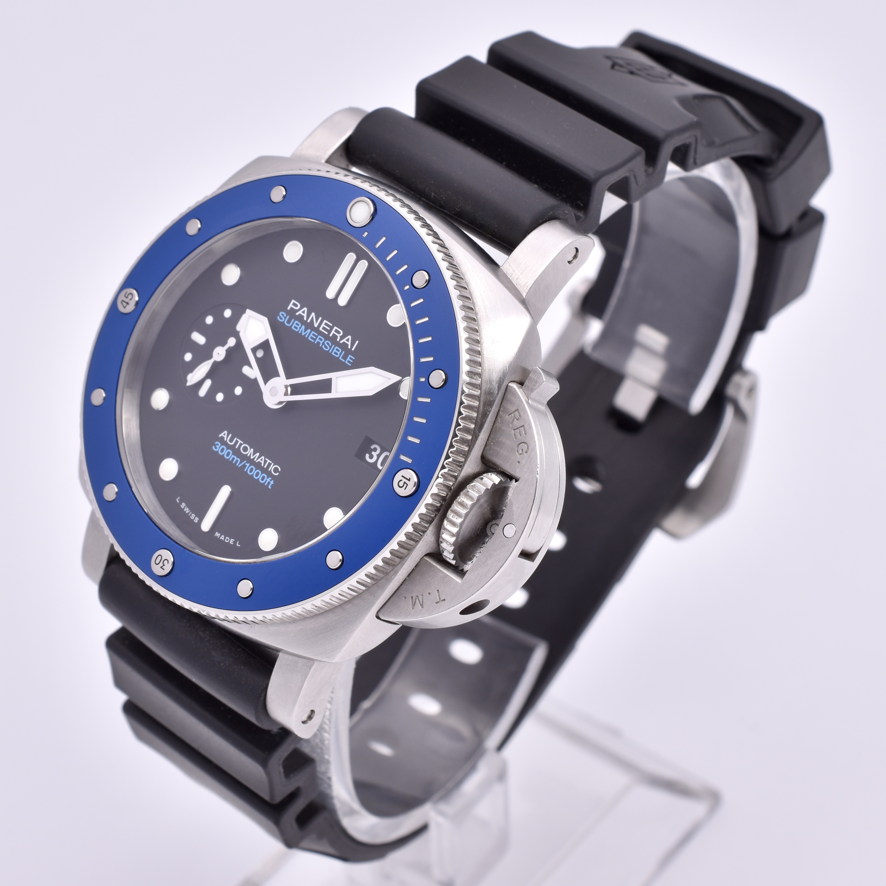 Panerai Submersible PAM01209 Thumbnail 2