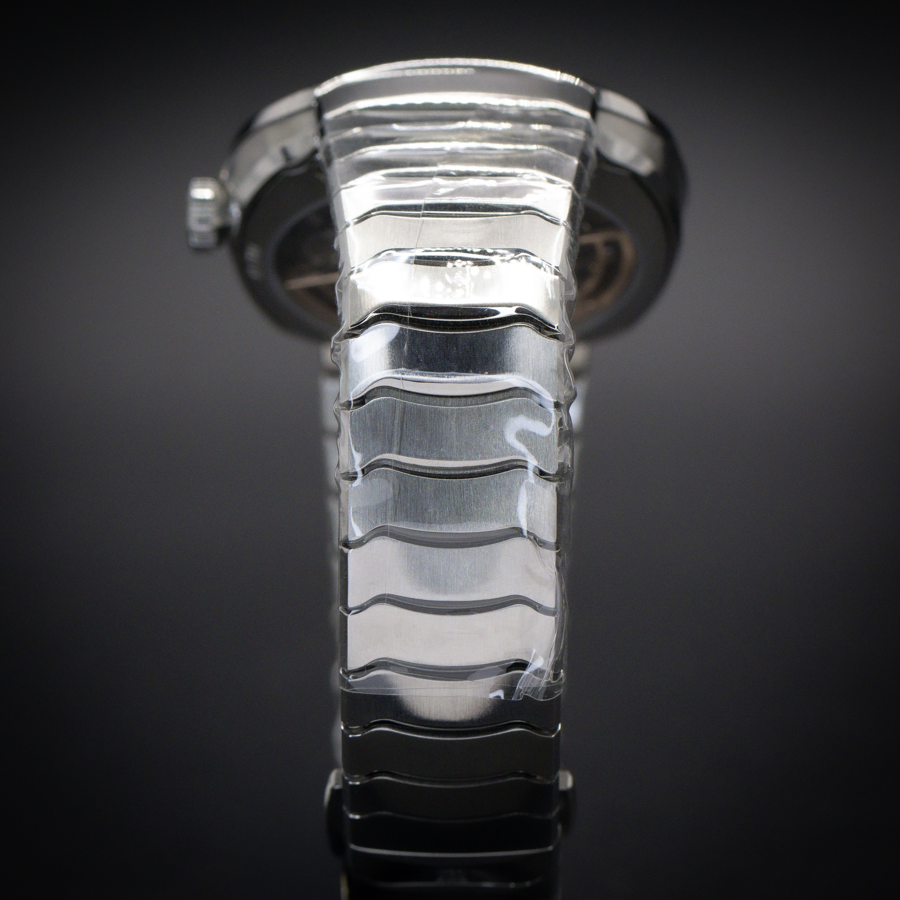 H. Moser and Cie Streamliner 6201-1200 Thumbnail 7