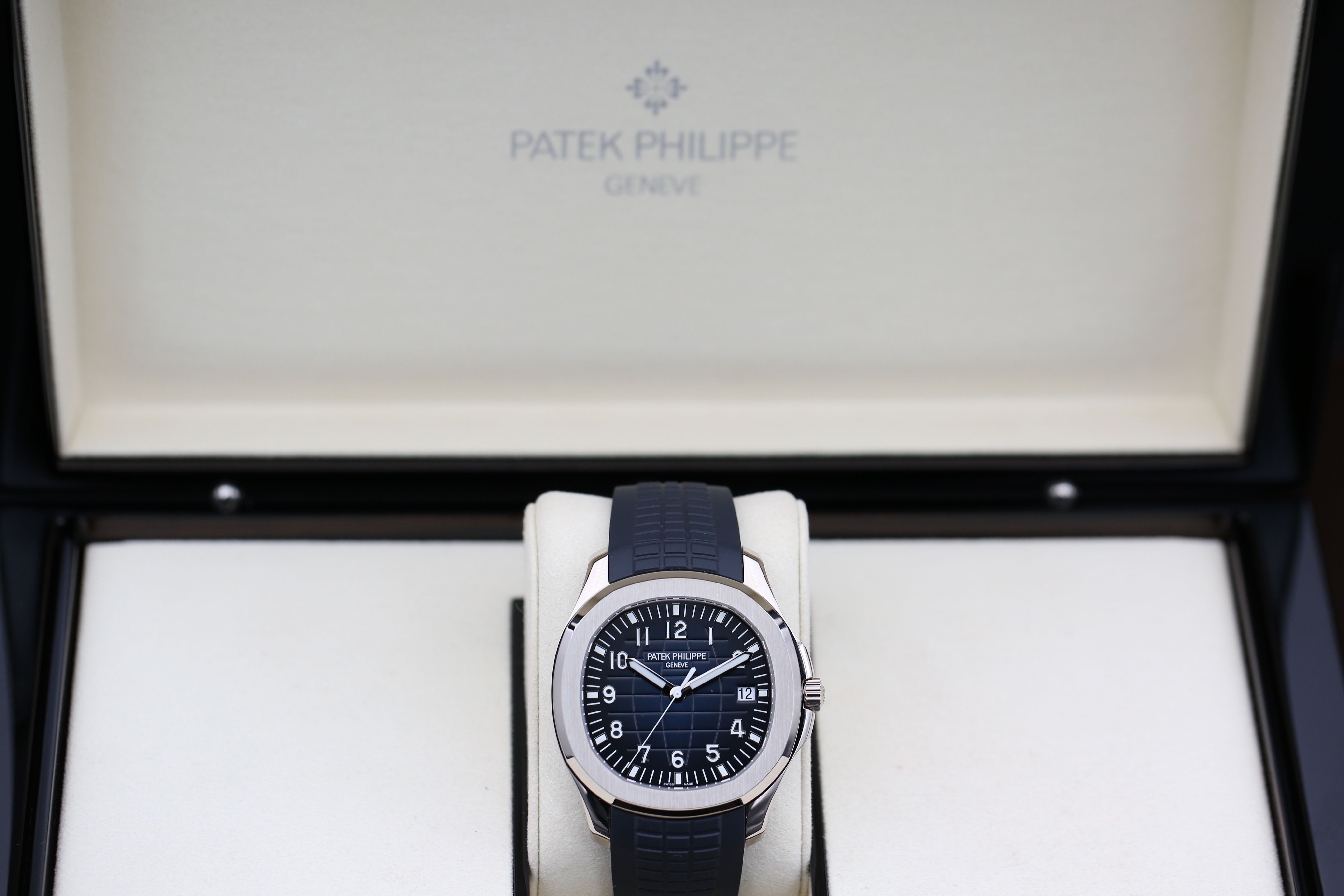 Patek Philippe Aquanaut 5168G-001 Thumbnail 4