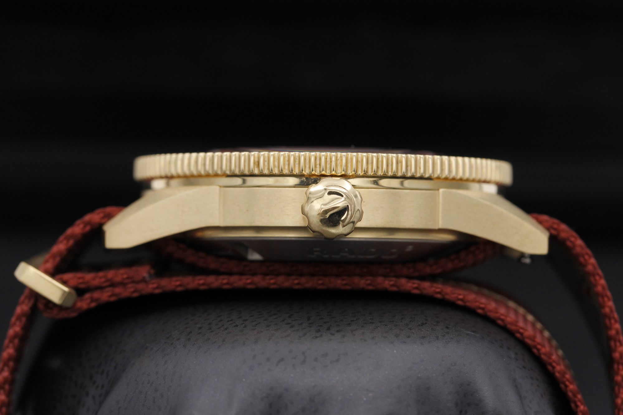 Rado Captain Cook R32504407 Thumbnail 3