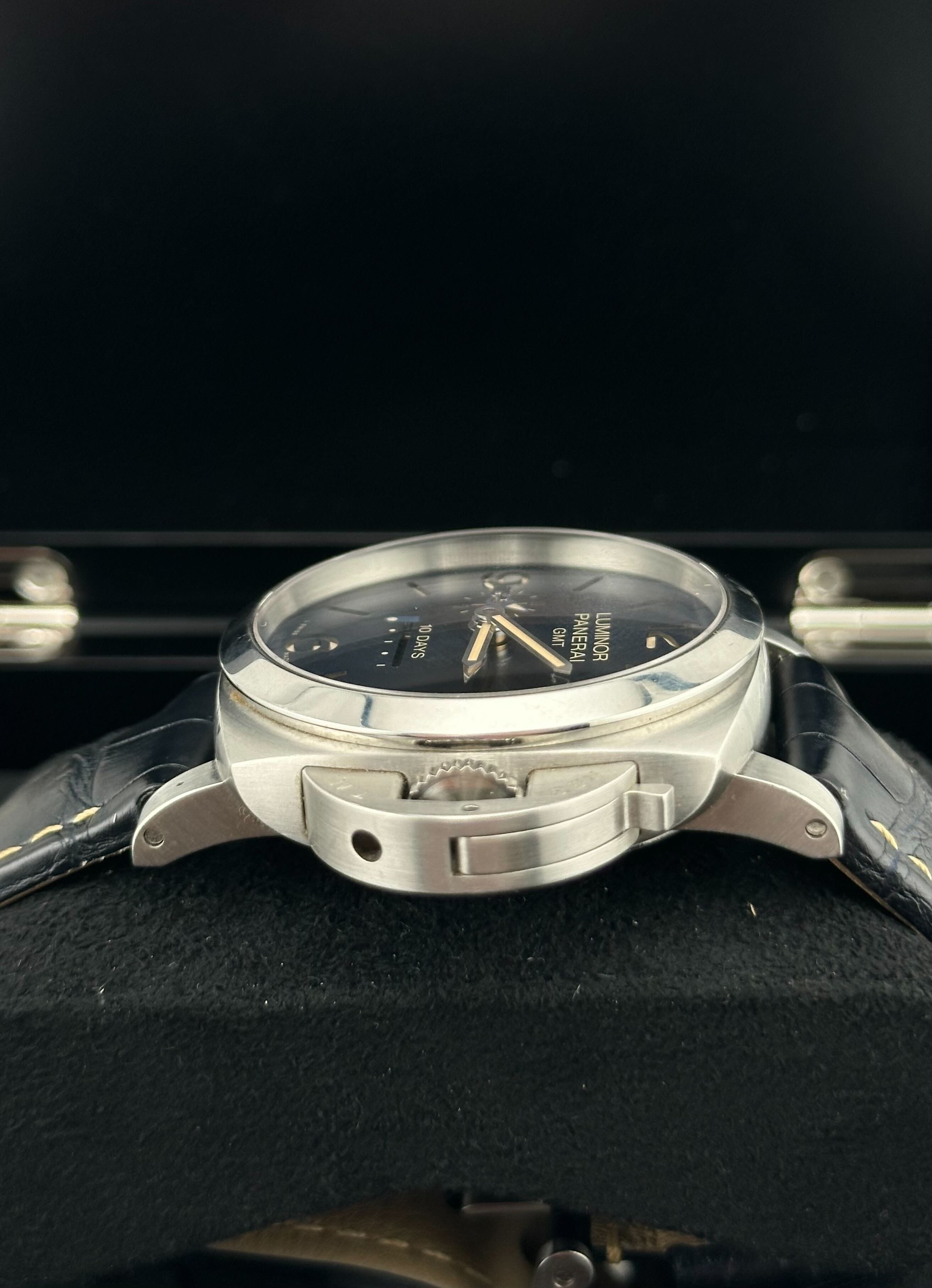 Panerai Luminor GMT PAM00986 Thumbnail 3