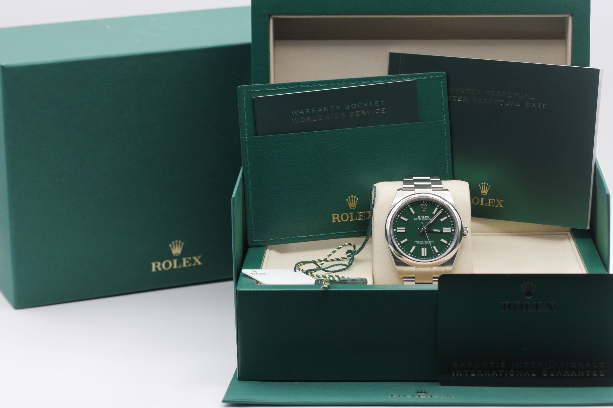 Rolex Oyster Perpetual 124300 Thumbnail 5