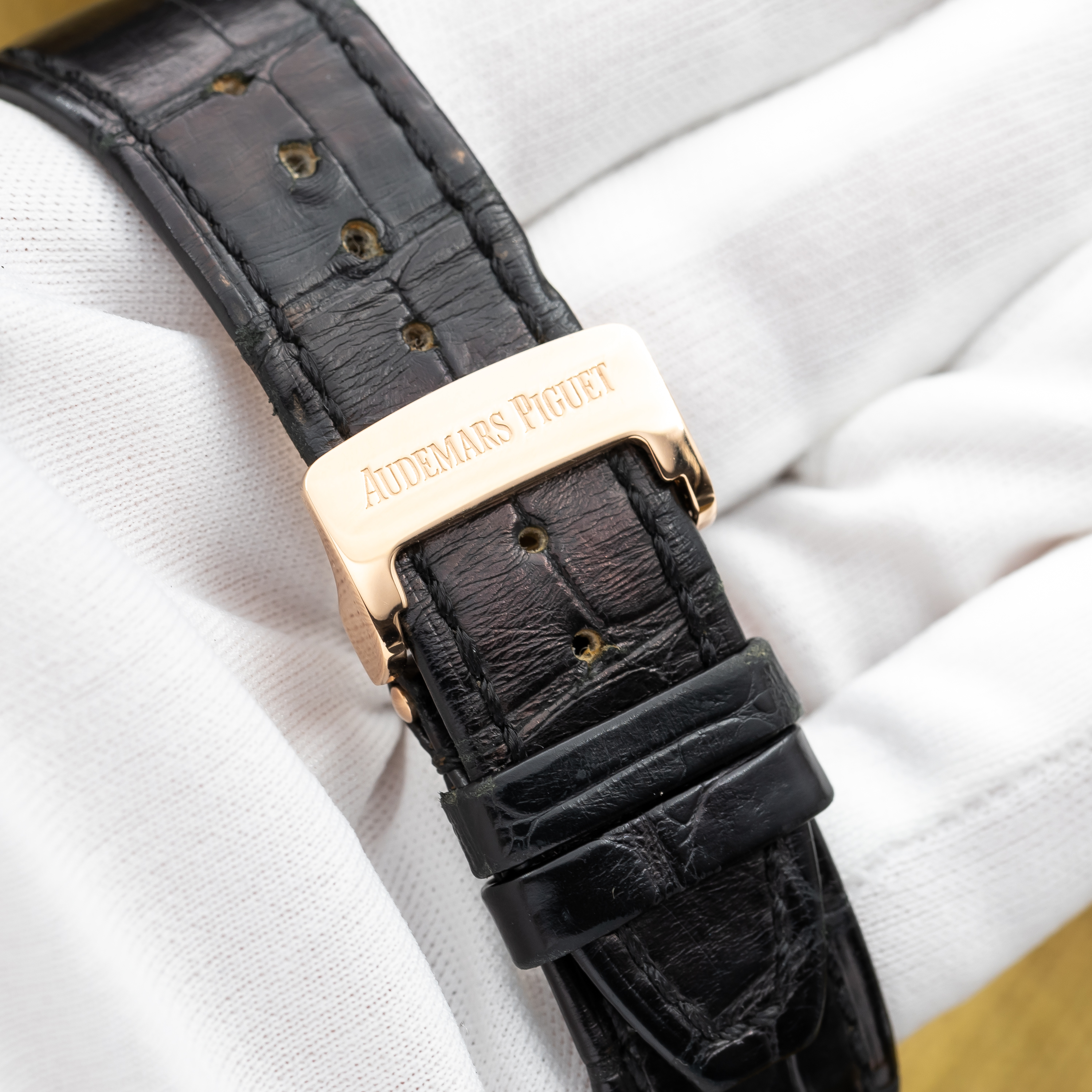 Audemars Piguet Royal Oak 15400OR.OO.D002CR.01 Thumbnail 3