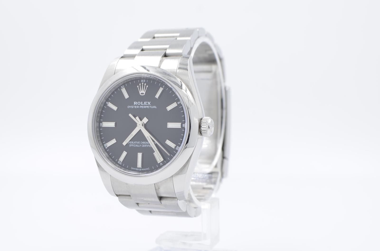 Rolex Oyster Perpetual 124200 Thumbnail 2