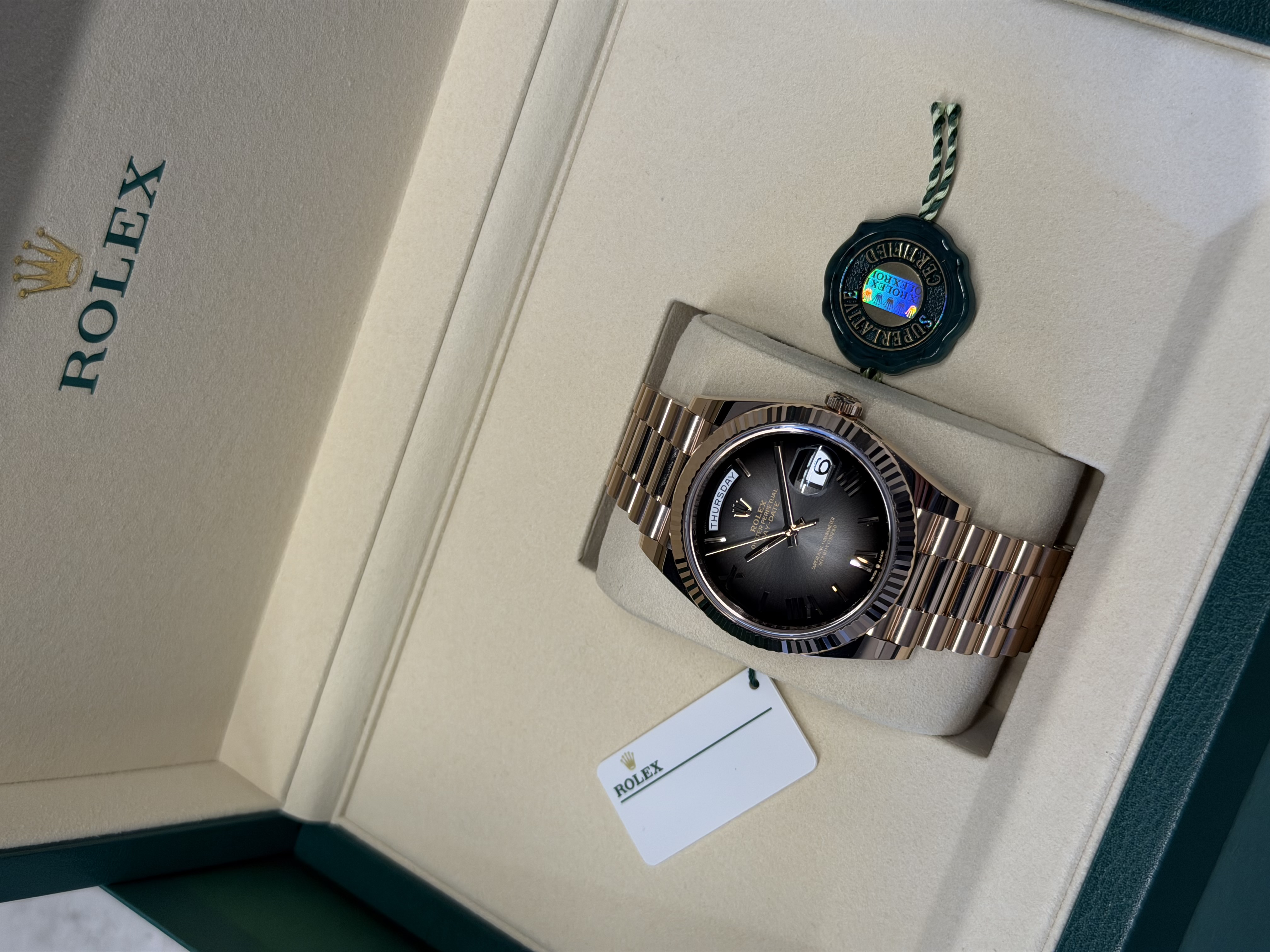 Rolex Day-Date 40 228235 Thumbnail 4