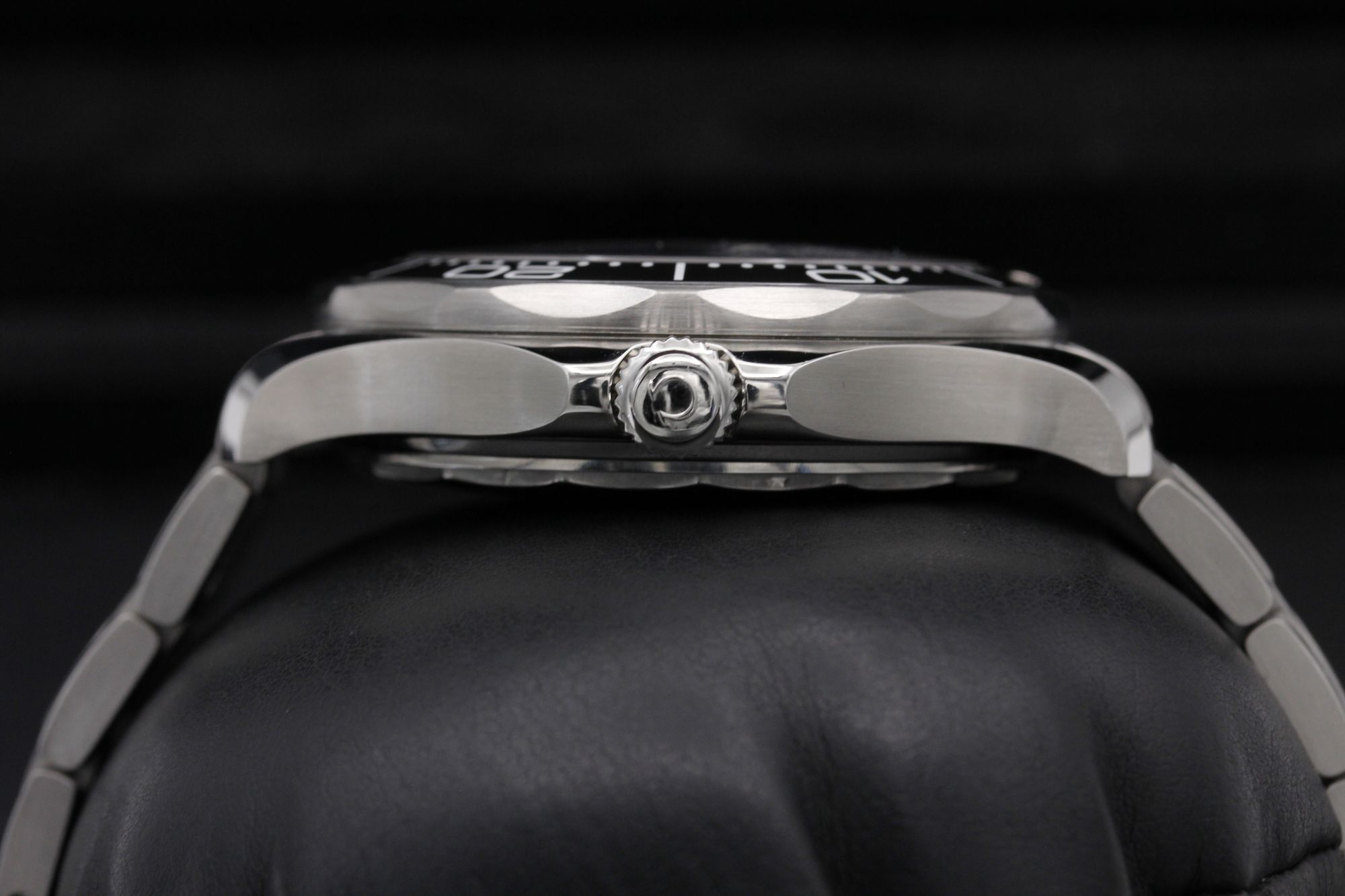 Omega Seamaster Diver 300m 210.30.42.20.04.001 Thumbnail 3