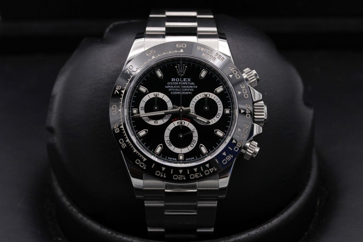 Rolex Daytona 116500 LN - Black Dial & Bracelet Strap