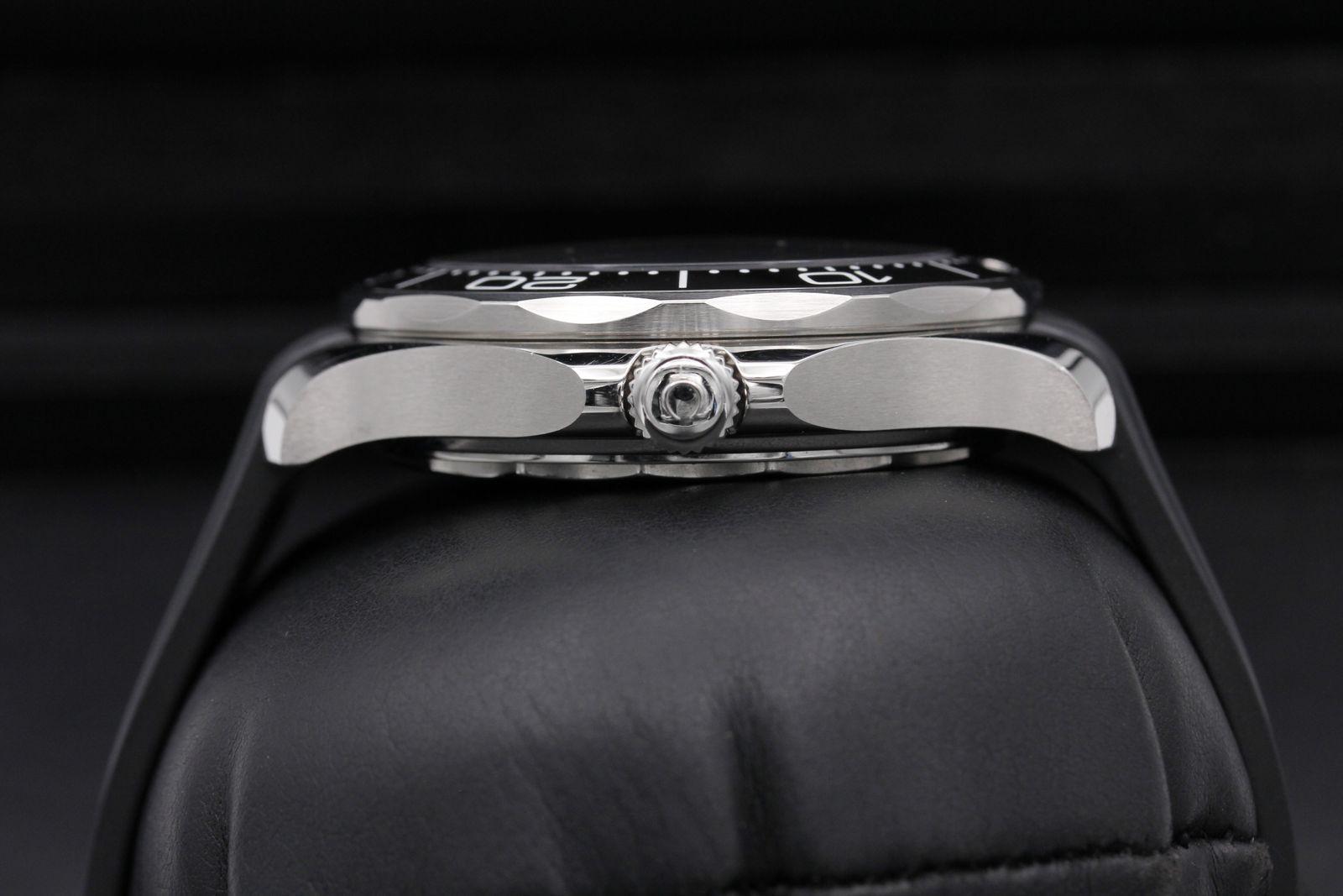 Omega Seamaster Diver 300m 210.32.42.20.01.001 Thumbnail 3